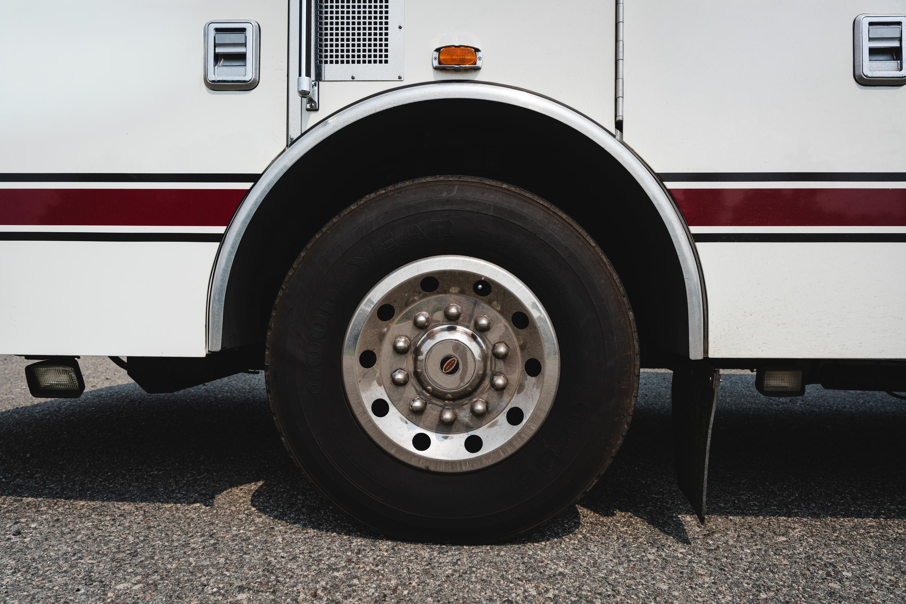 2000 KME Heavy Rescue - image 15