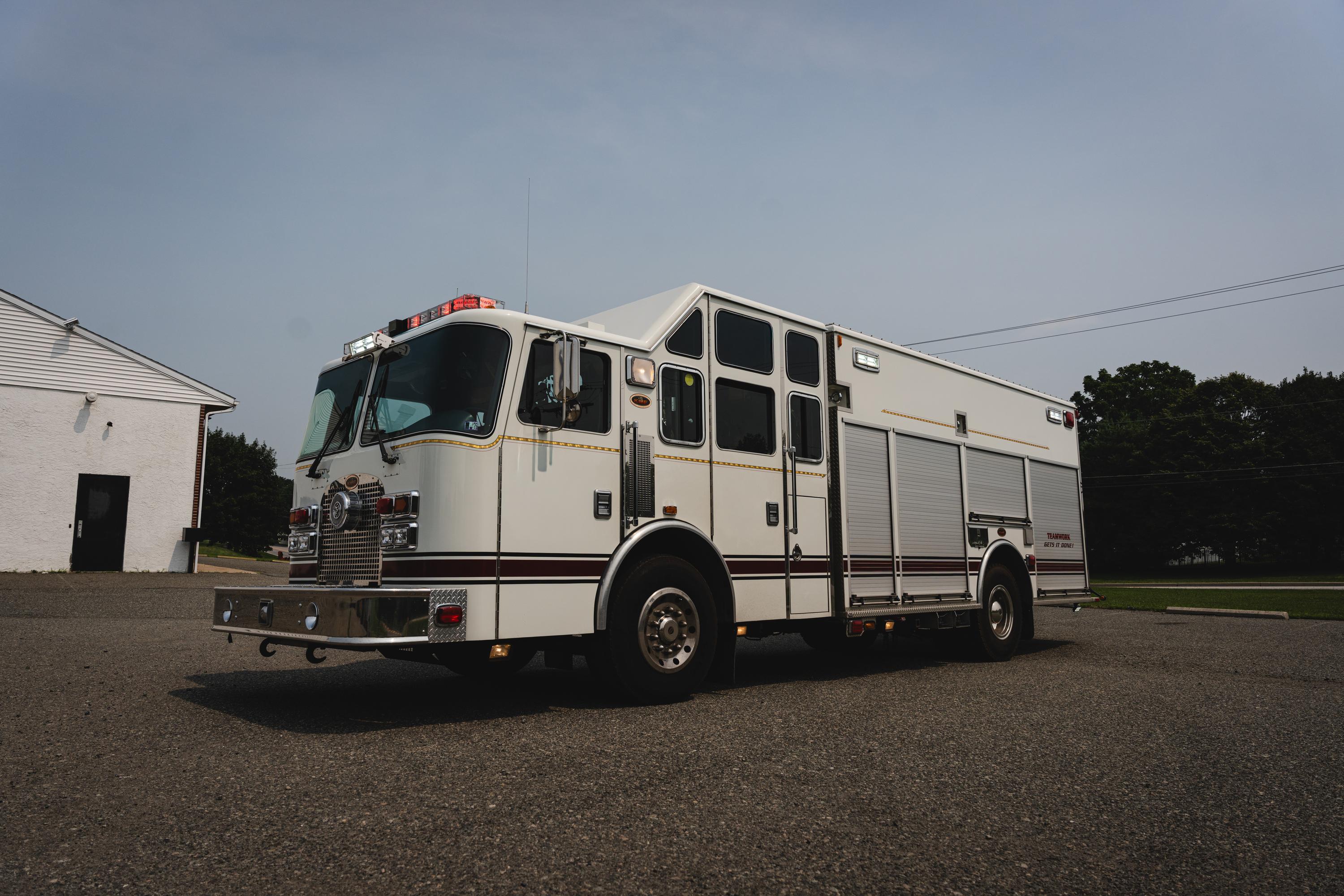2000 KME Heavy Rescue - image 6