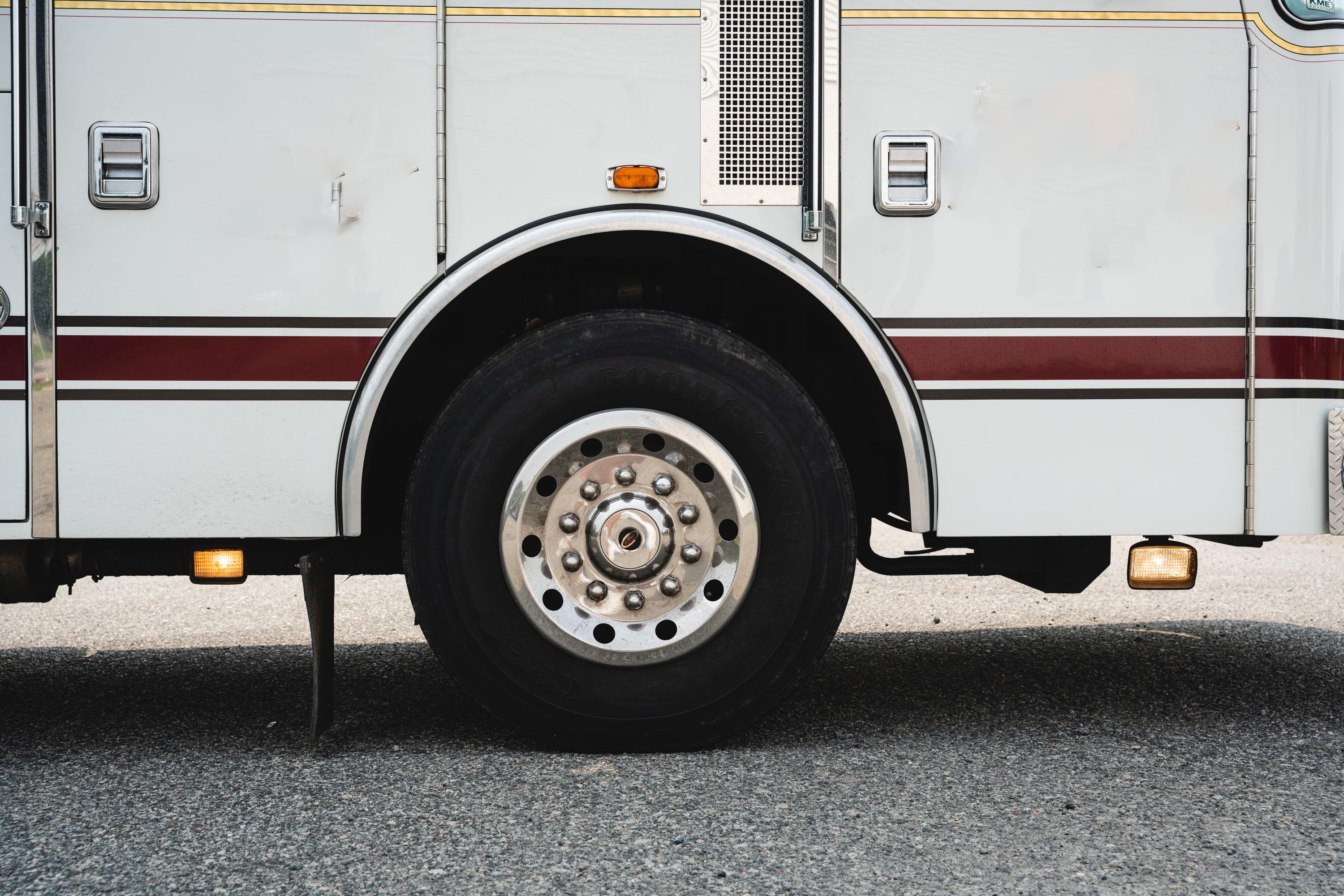2000 KME Heavy Rescue - image 16