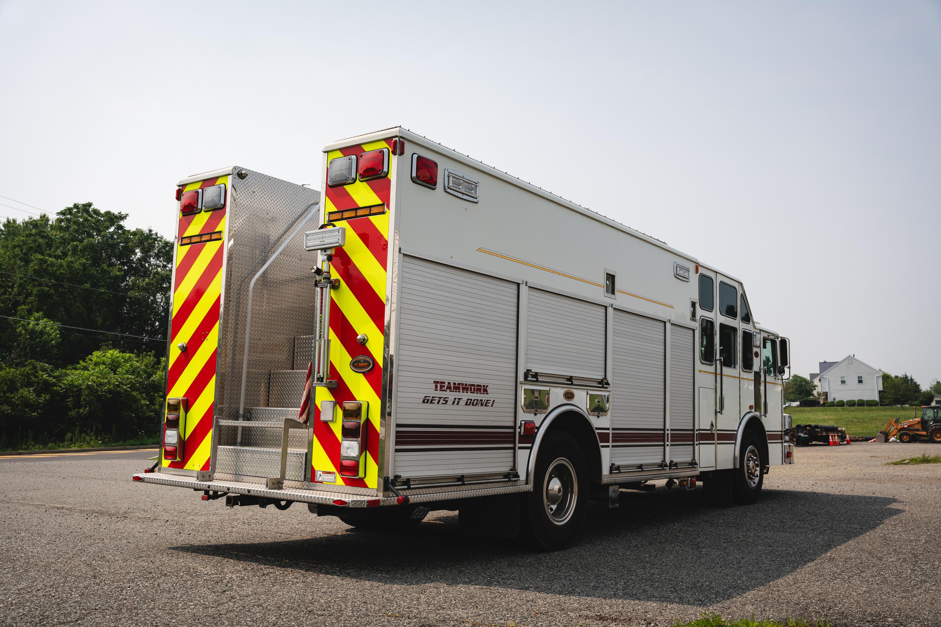 2000 KME Heavy Rescue - image 11