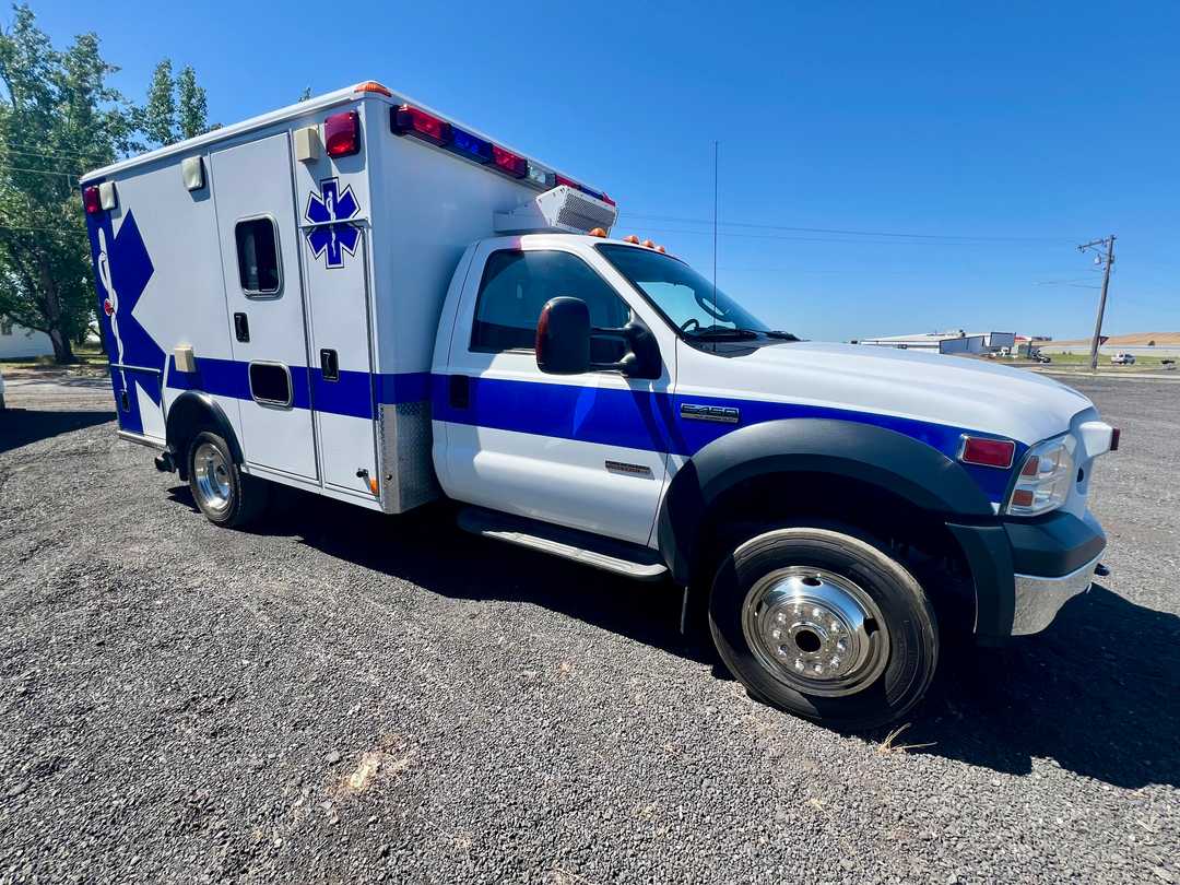 2006 Ford F-450 4x4 Ambulance