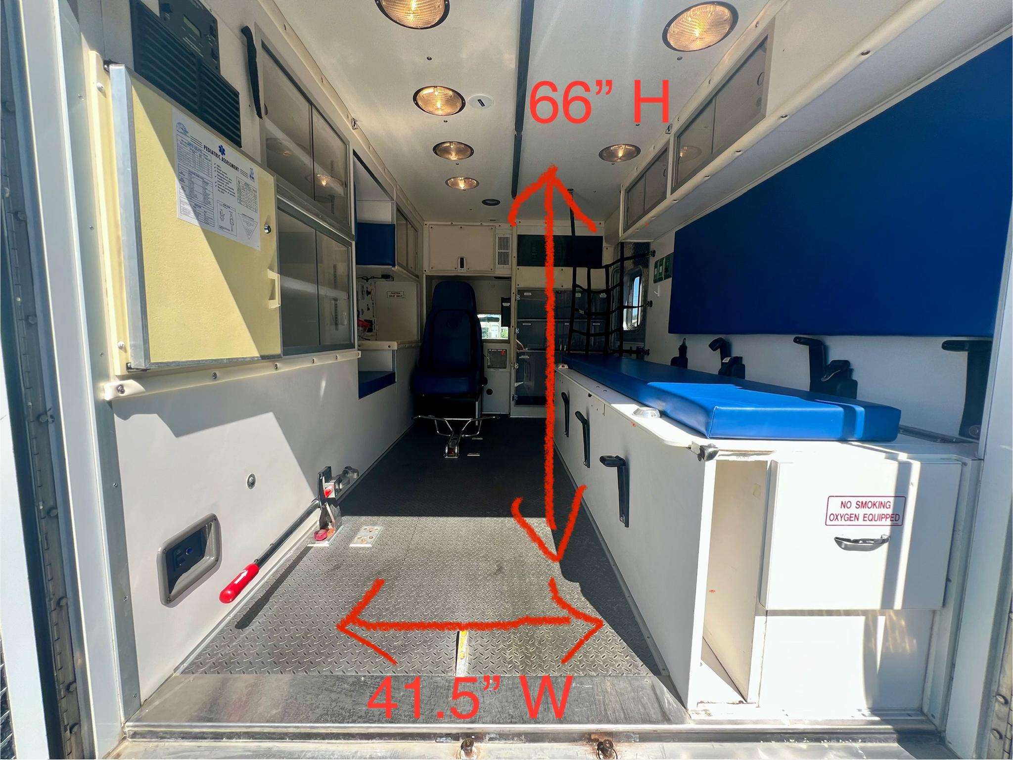 2006 Wheeled Coach Ford 4x4 Type I Ambulance - image 4