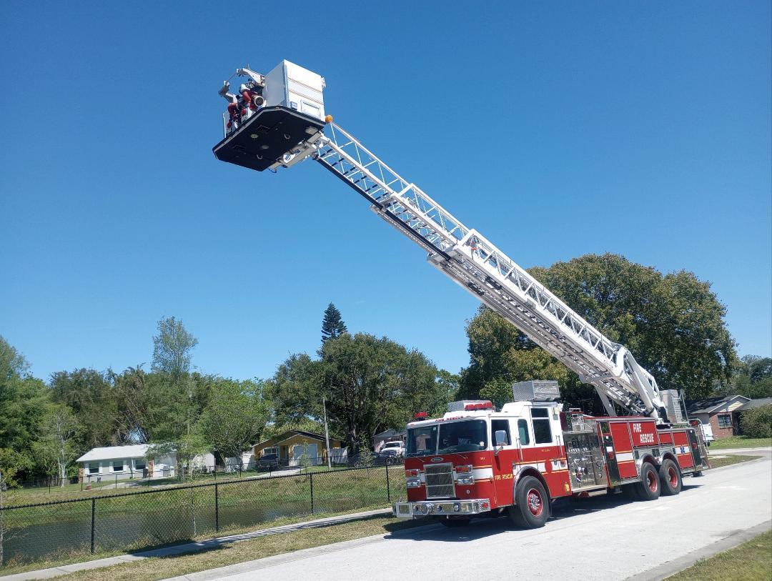 2003 Pierce Quint 100ft aerial ladder - image 6