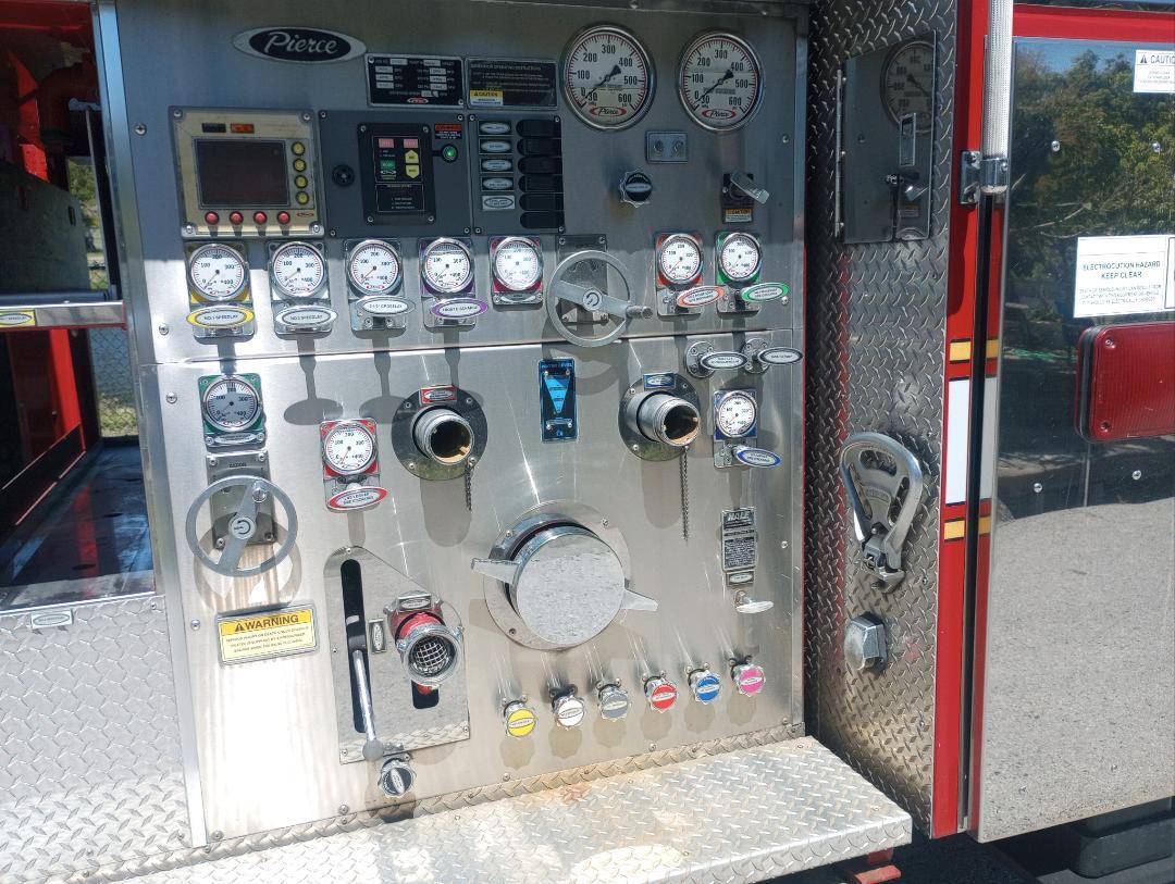 2003 Pierce Quint 100ft aerial ladder - image 8