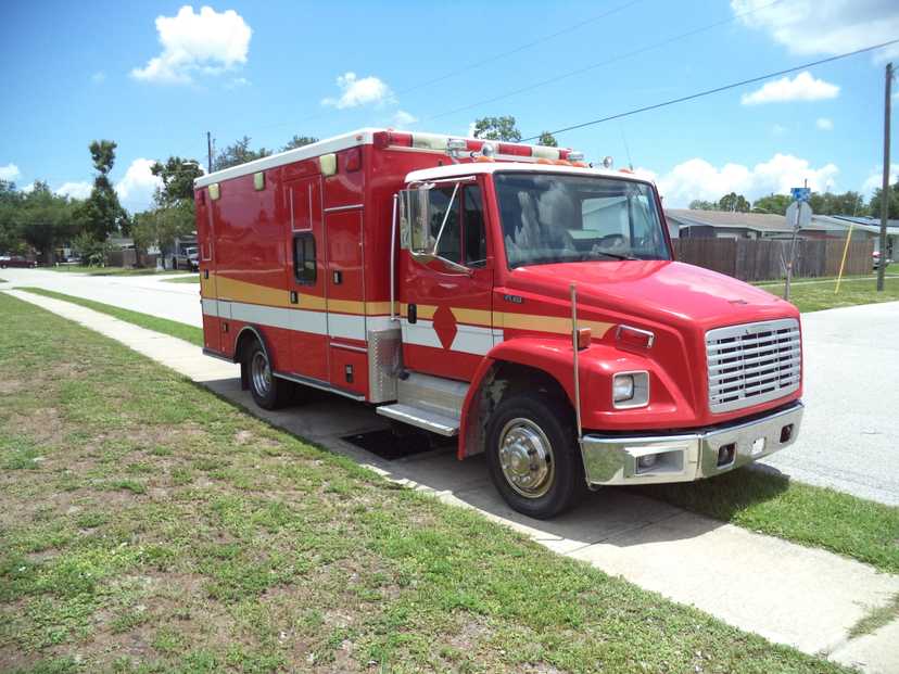1995 Road Rescue Freightliner Type I Ambulance — photo 3