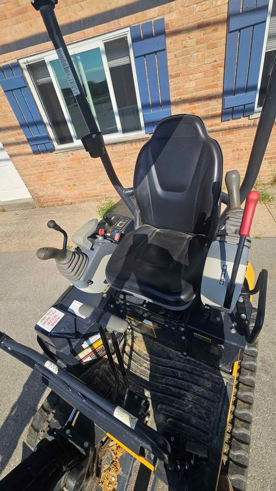 2025 John Deere 17G Mini Excavator - image 2