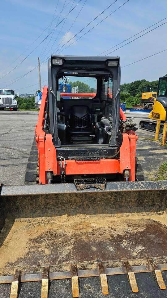 2025 Kubota 65-2 Skid Steer - image 3