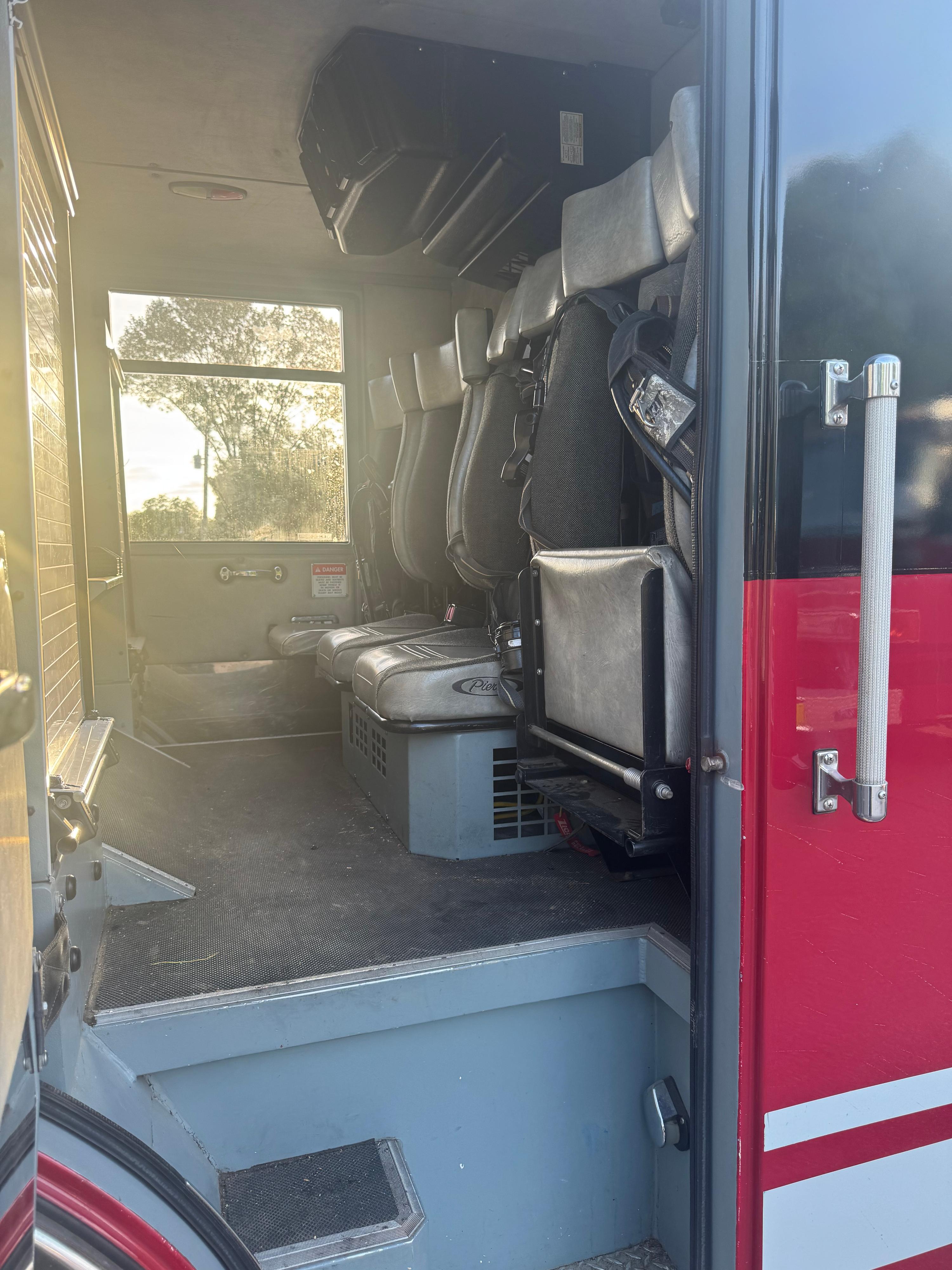 2001 Pierce Enforcer Pumper - image 5