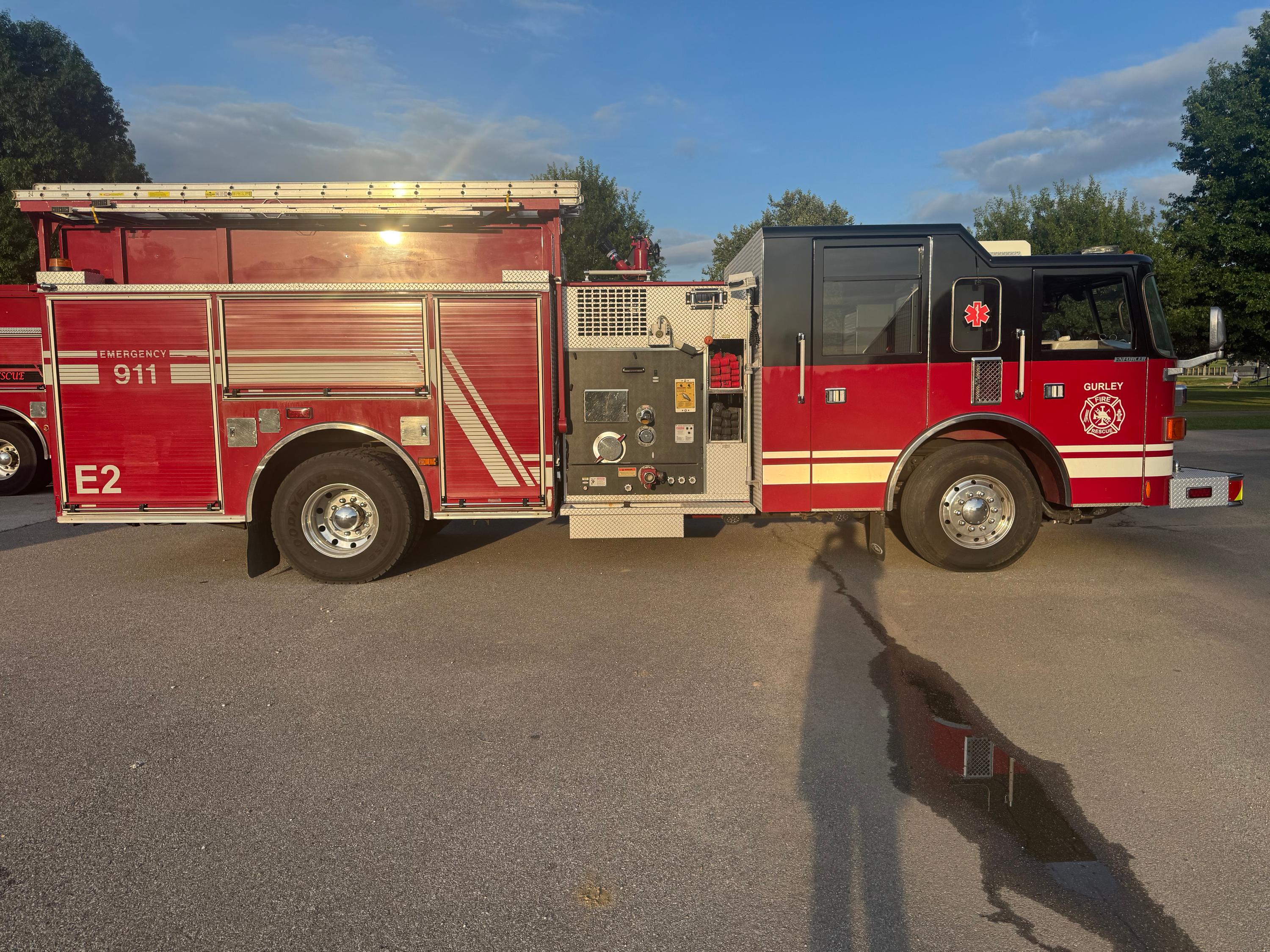 2001 Pierce Enforcer Pumper - image 2