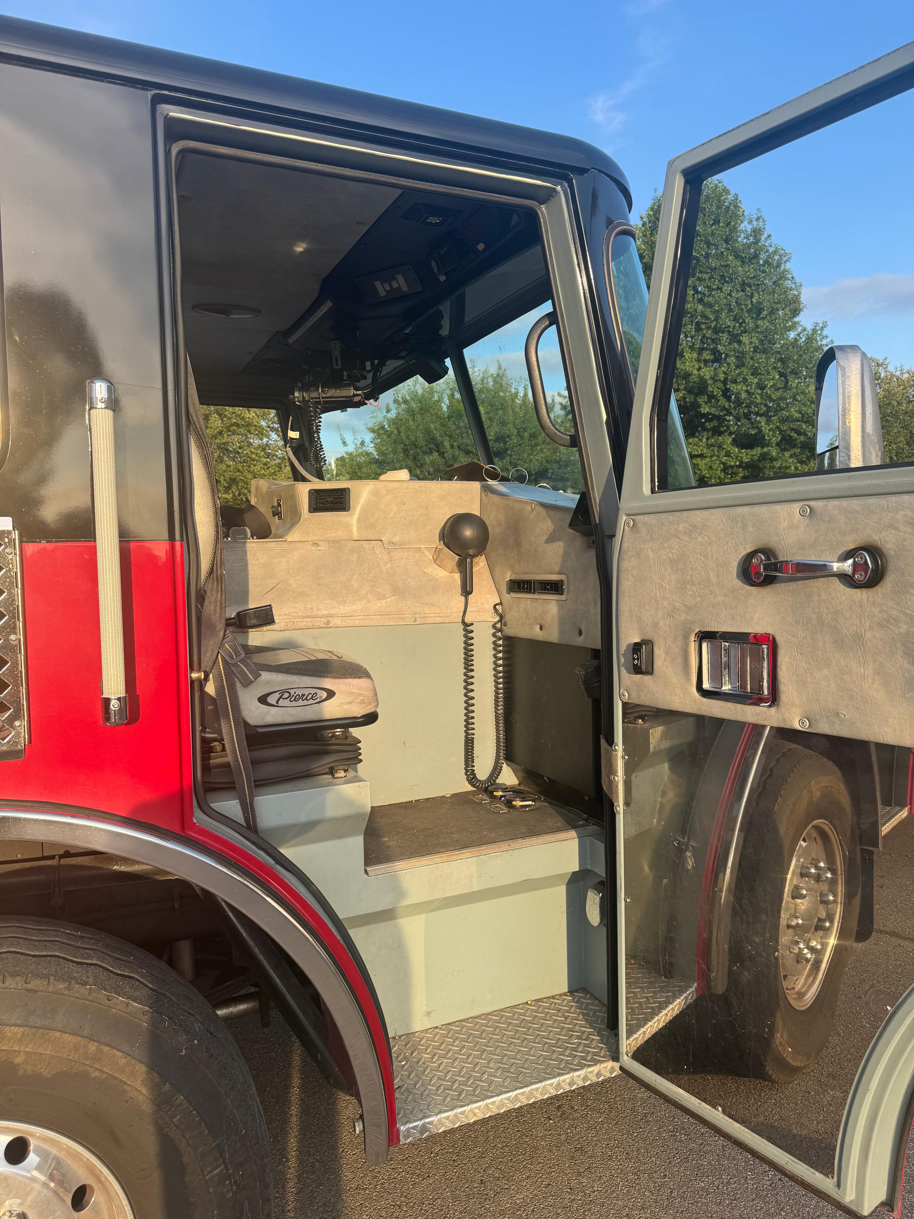 2001 Pierce Enforcer Pumper - image 22
