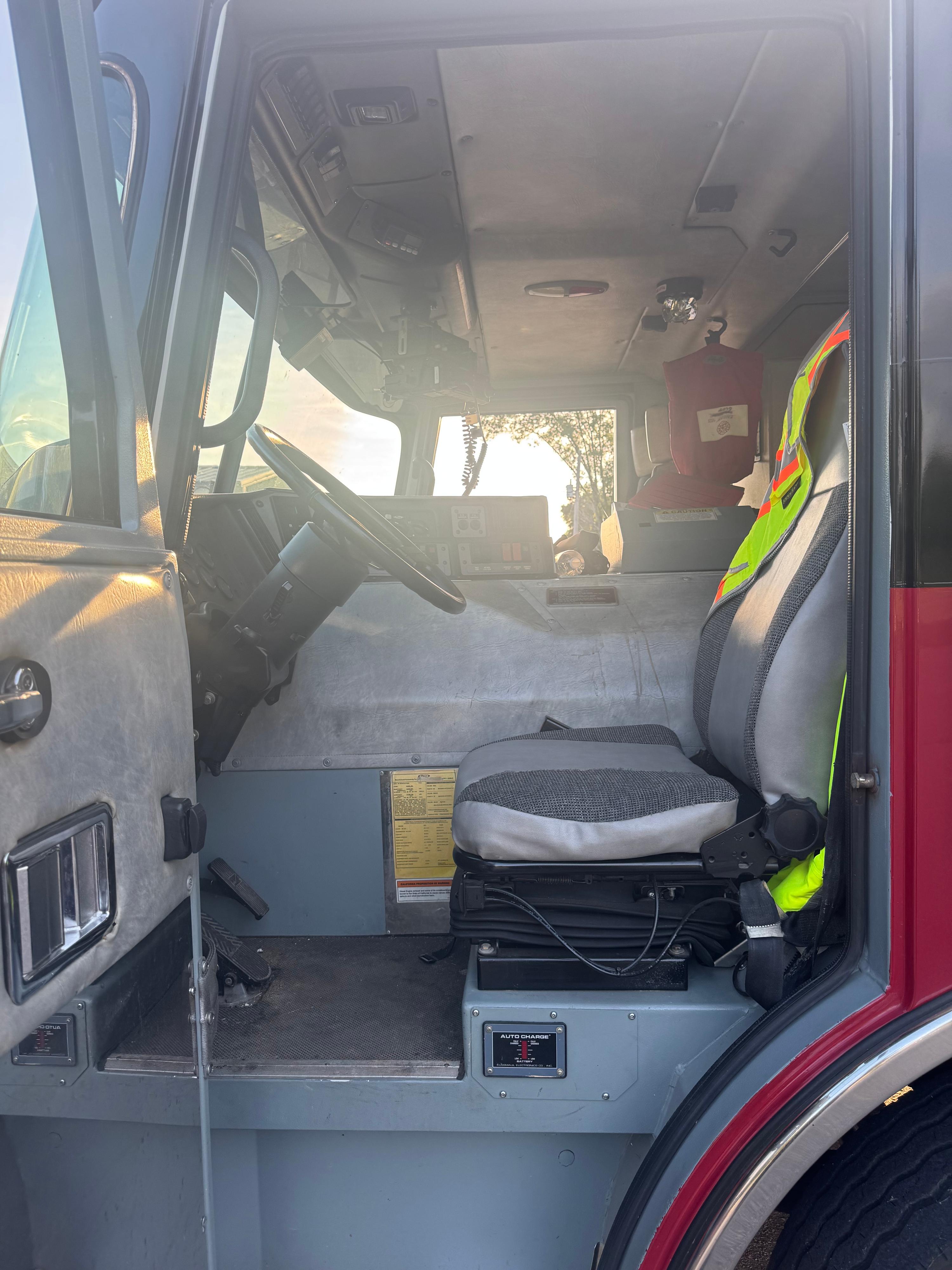 2001 Pierce Enforcer Pumper - image 7