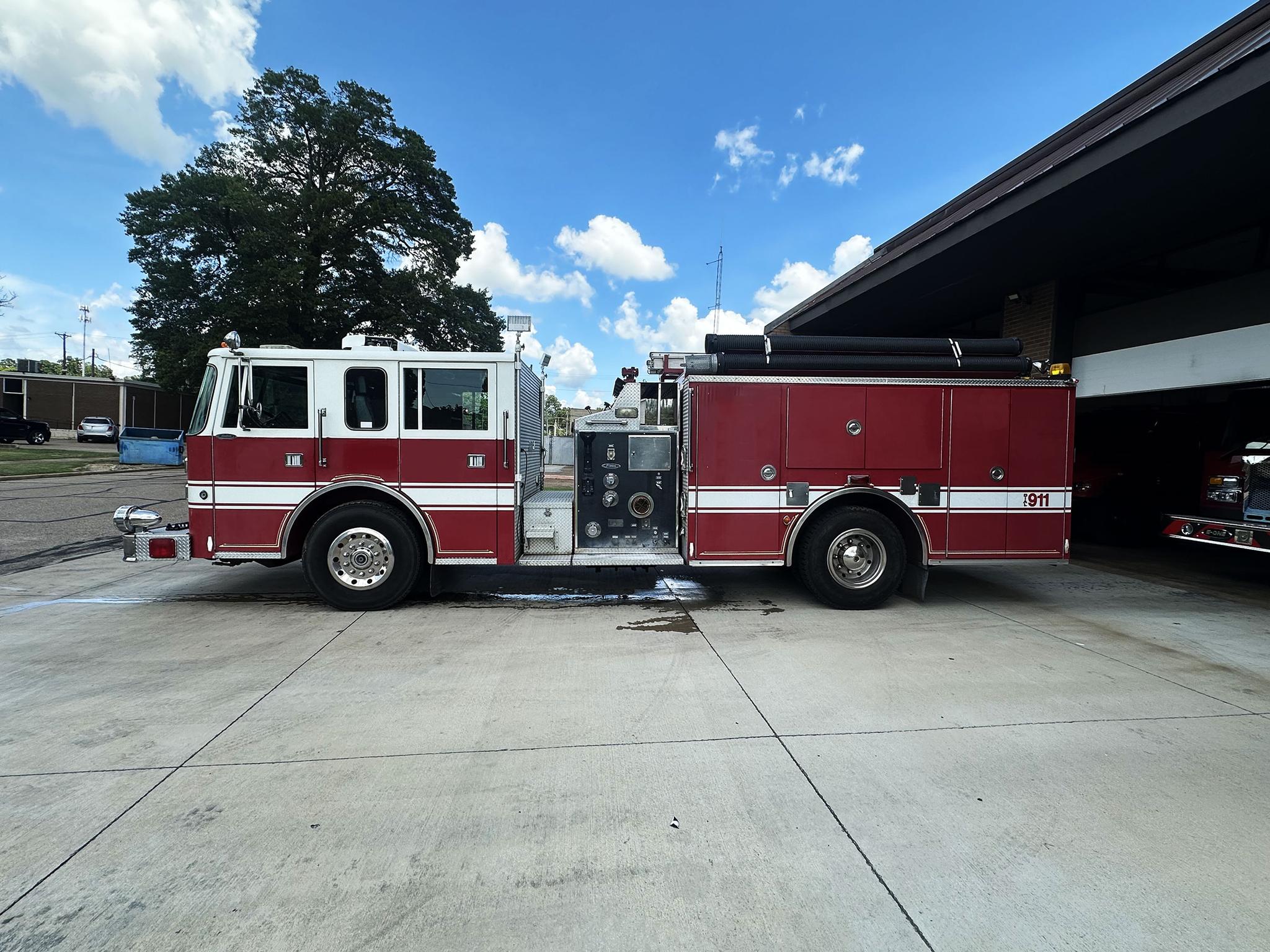 1996 Pierce Saber Pumper - image 1