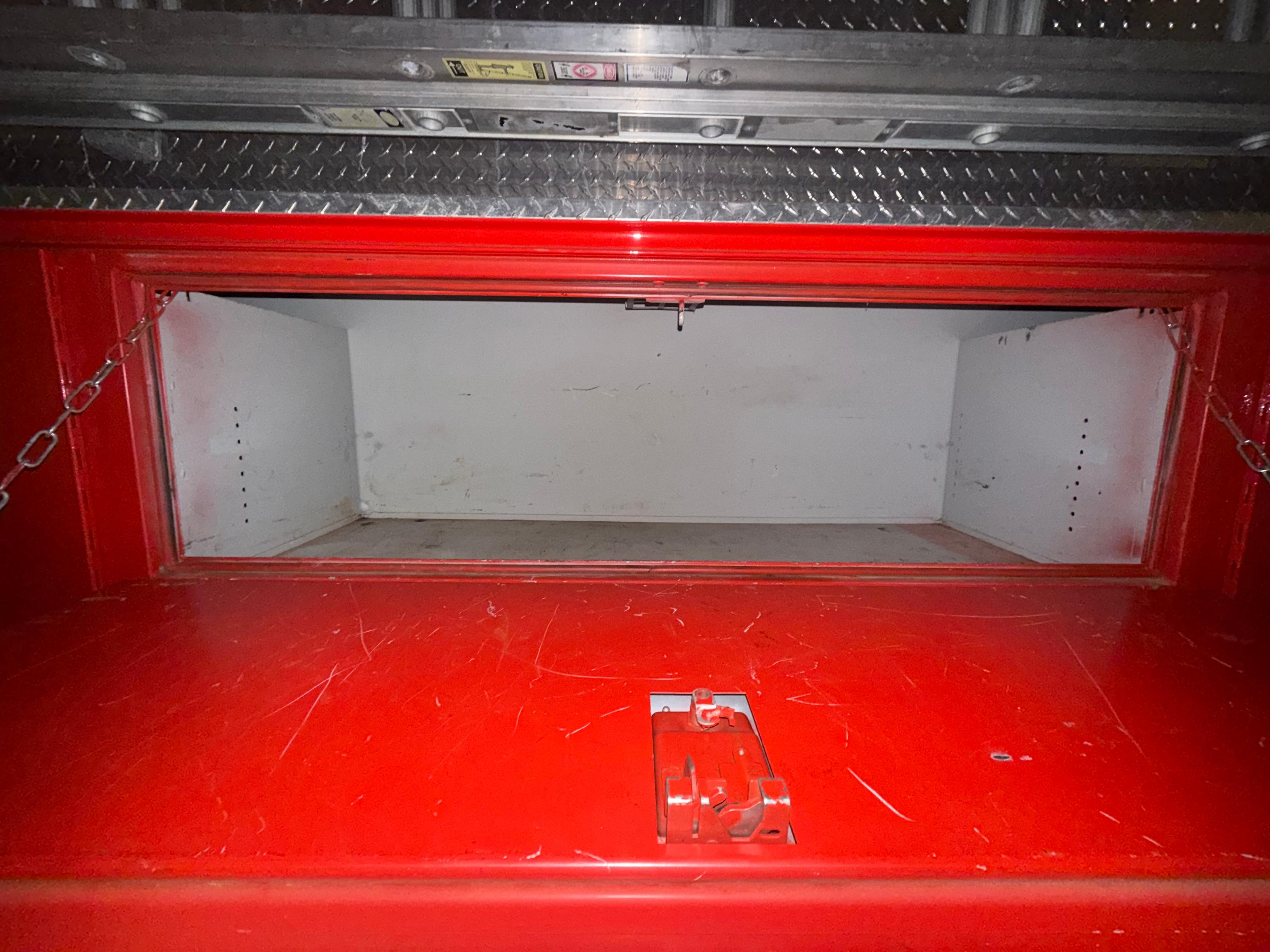 1997 E-One Ford Pumper - image 11