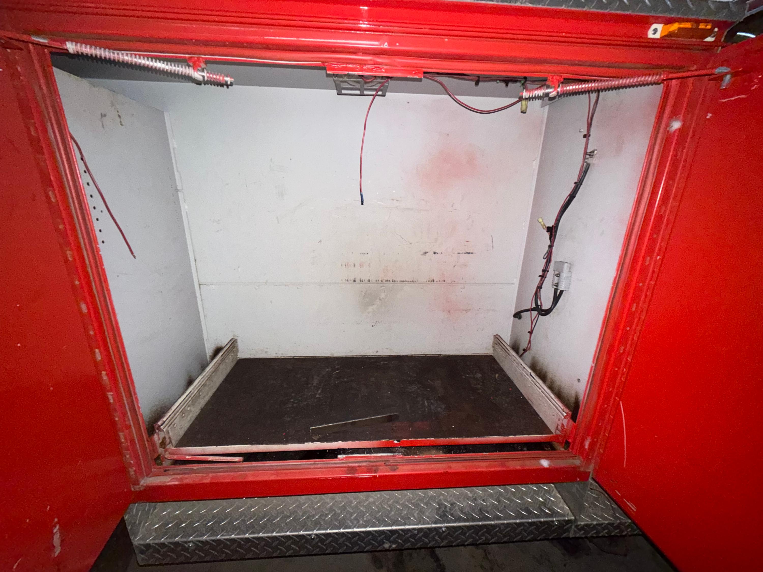 1997 E-One Ford Pumper - image 10