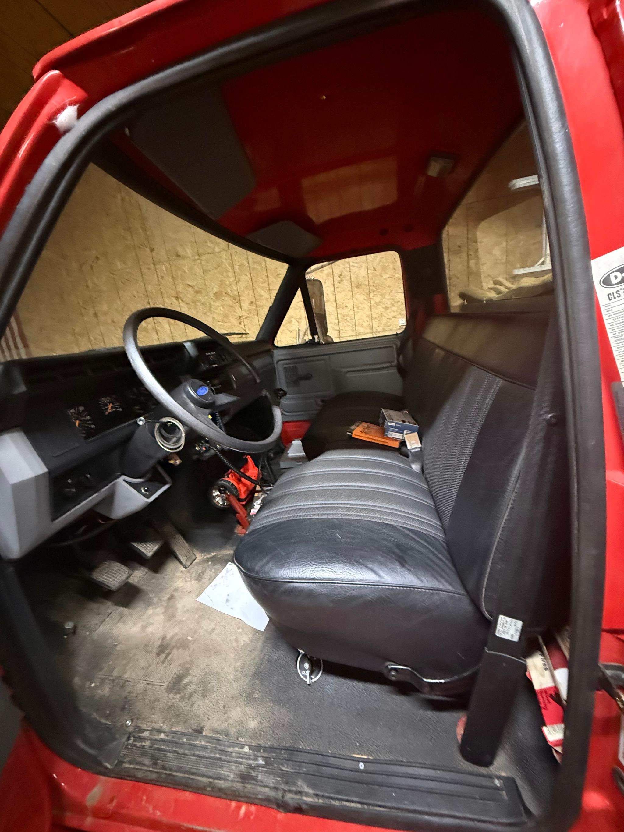 1997 E-One Ford Pumper - image 3