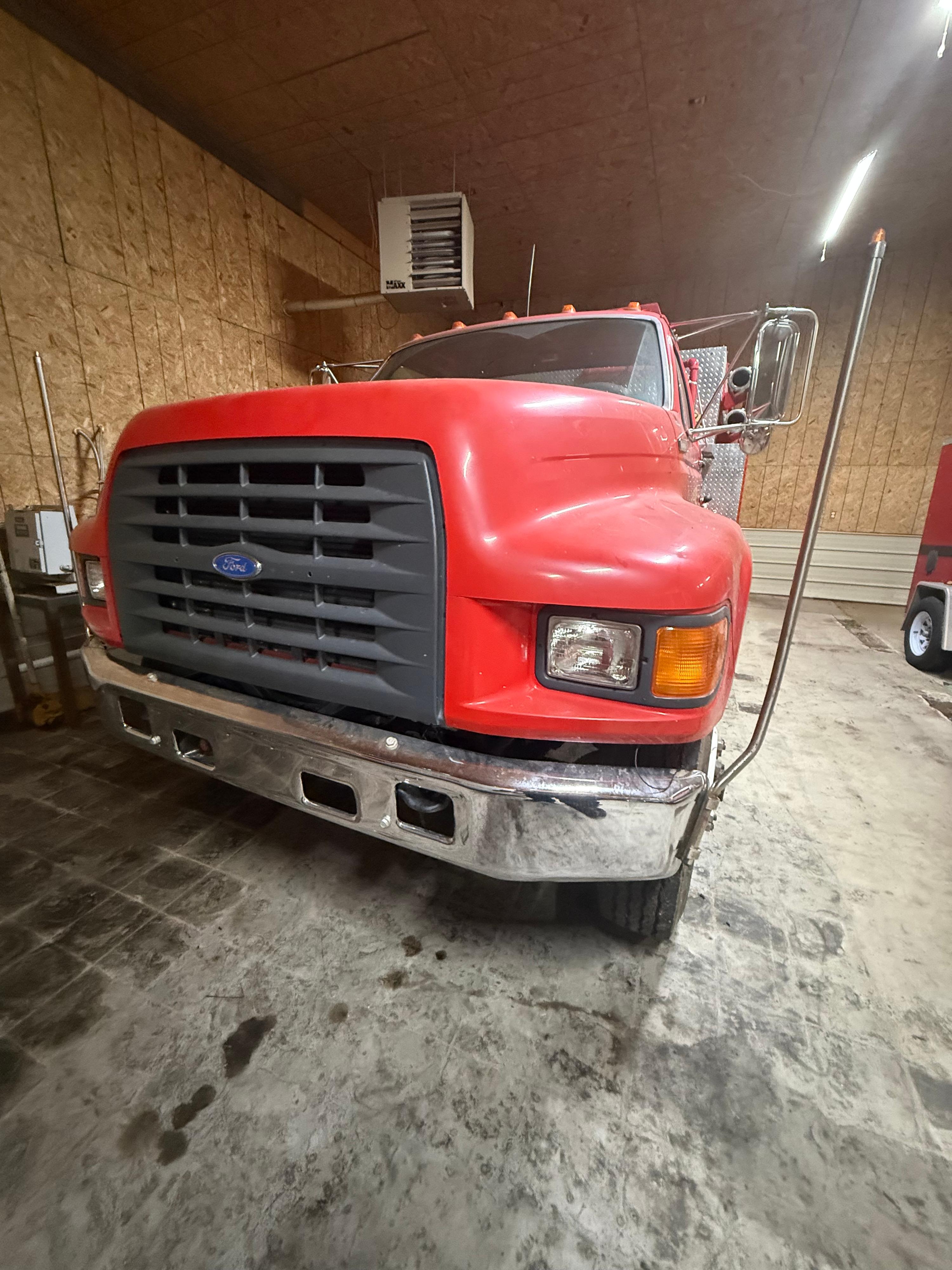 1997 E-One Ford Pumper - image 2