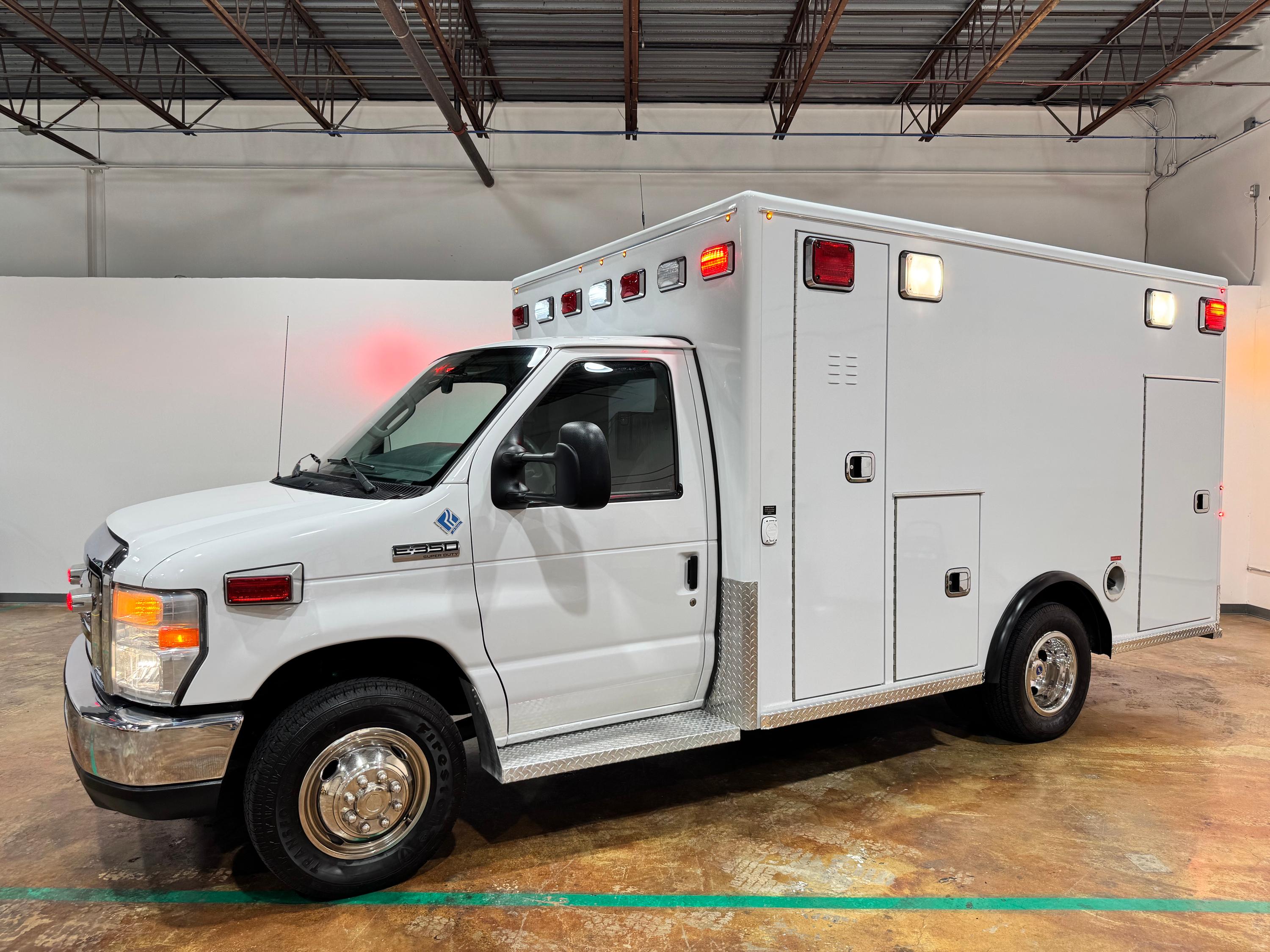 2017 Road Rescue Ford Type III Ambulance - image 39