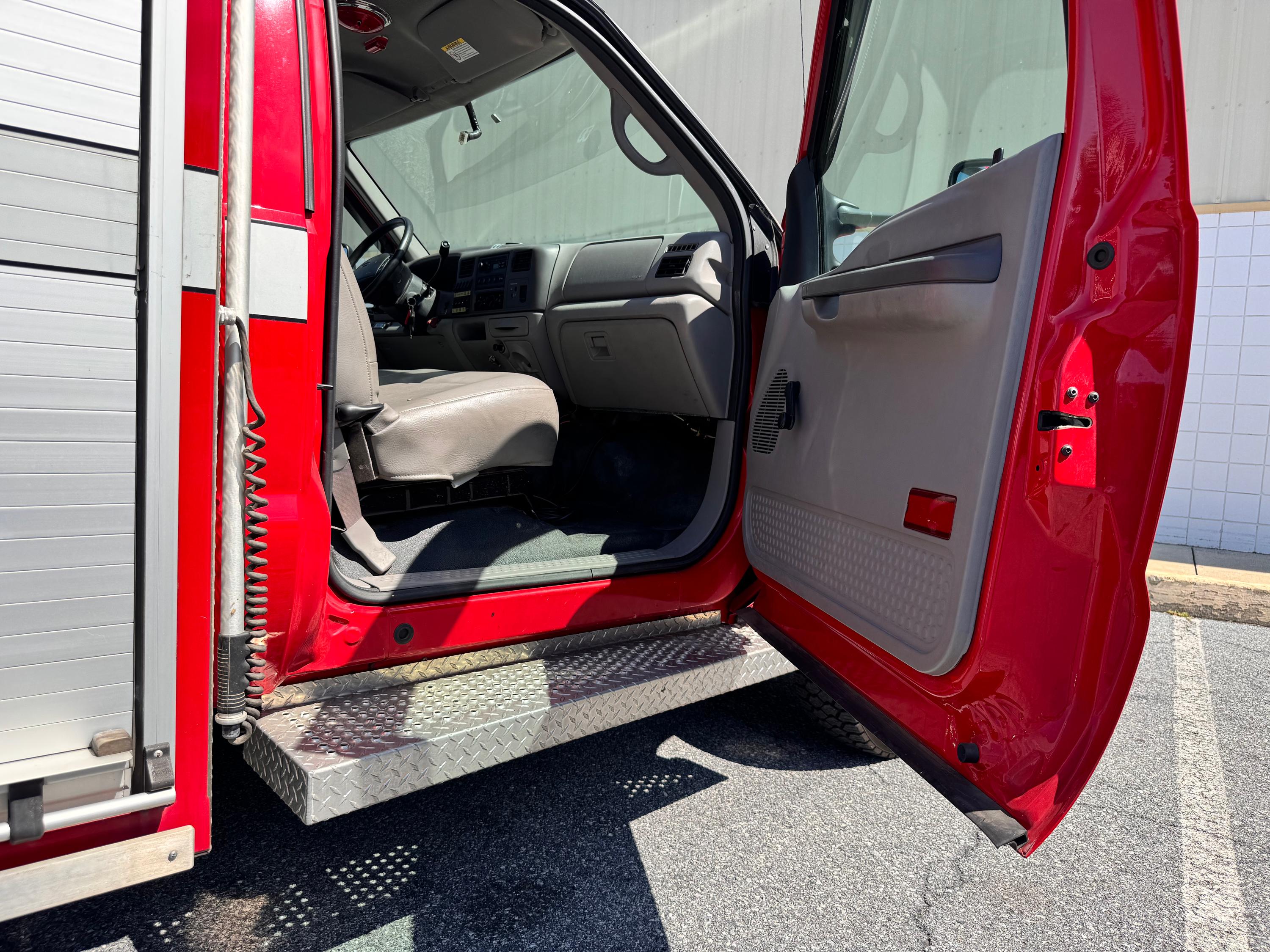2001 Summit Ford Medium Rescue - image 37