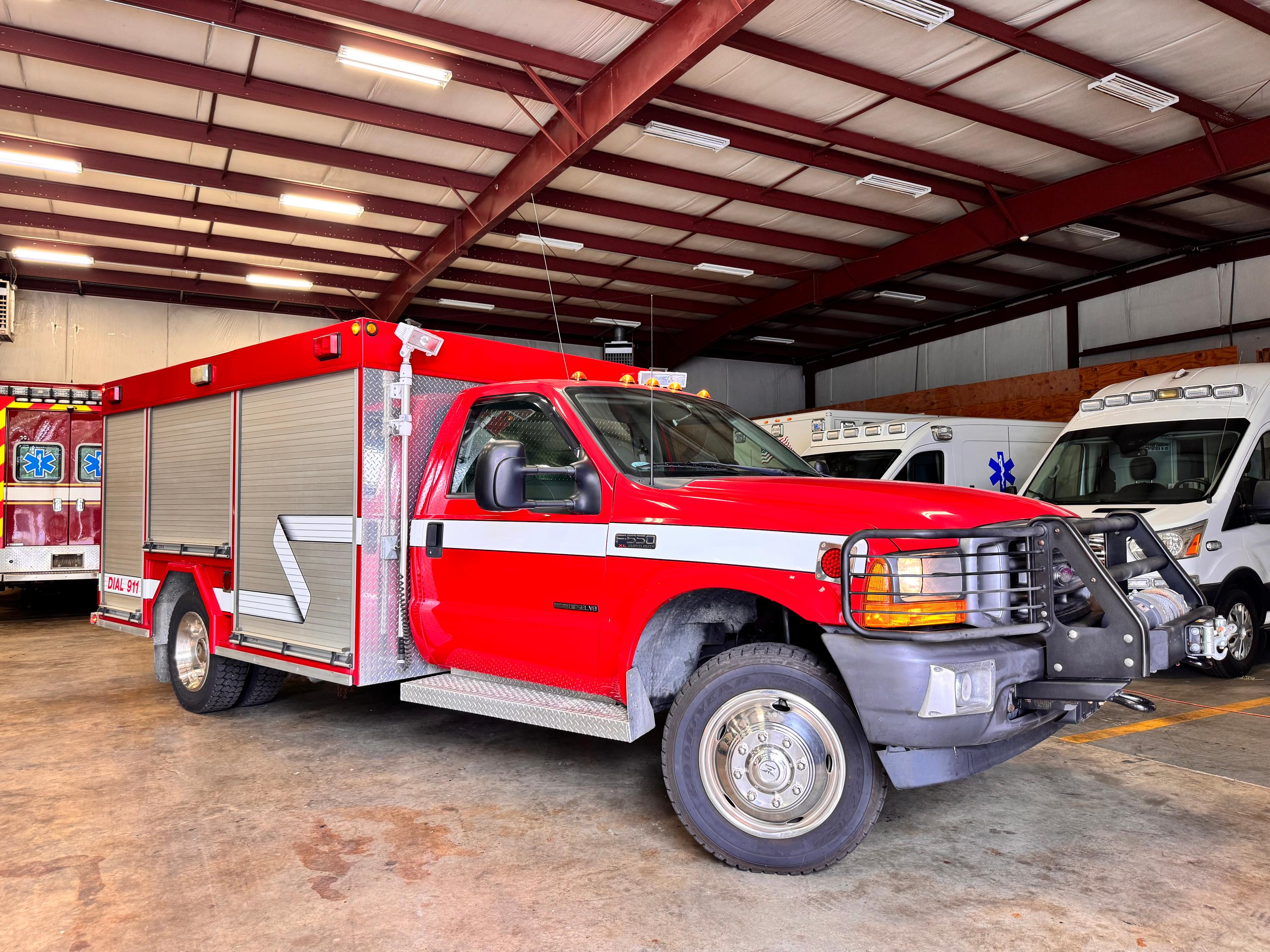 2001 Summit Ford Medium Rescue - image 2