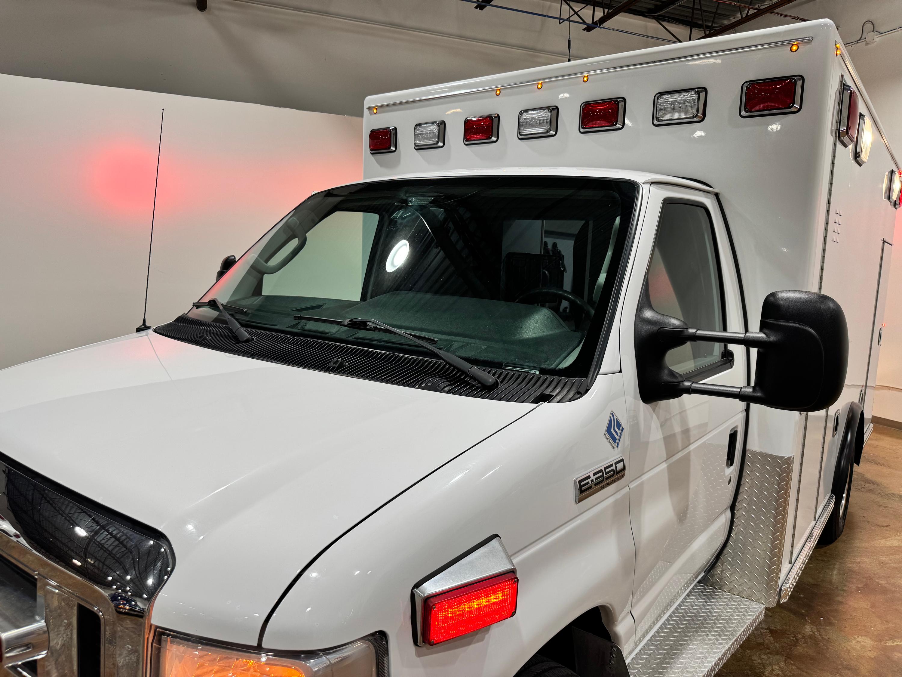 2017 Road Rescue Ford Type III Ambulance - image 38