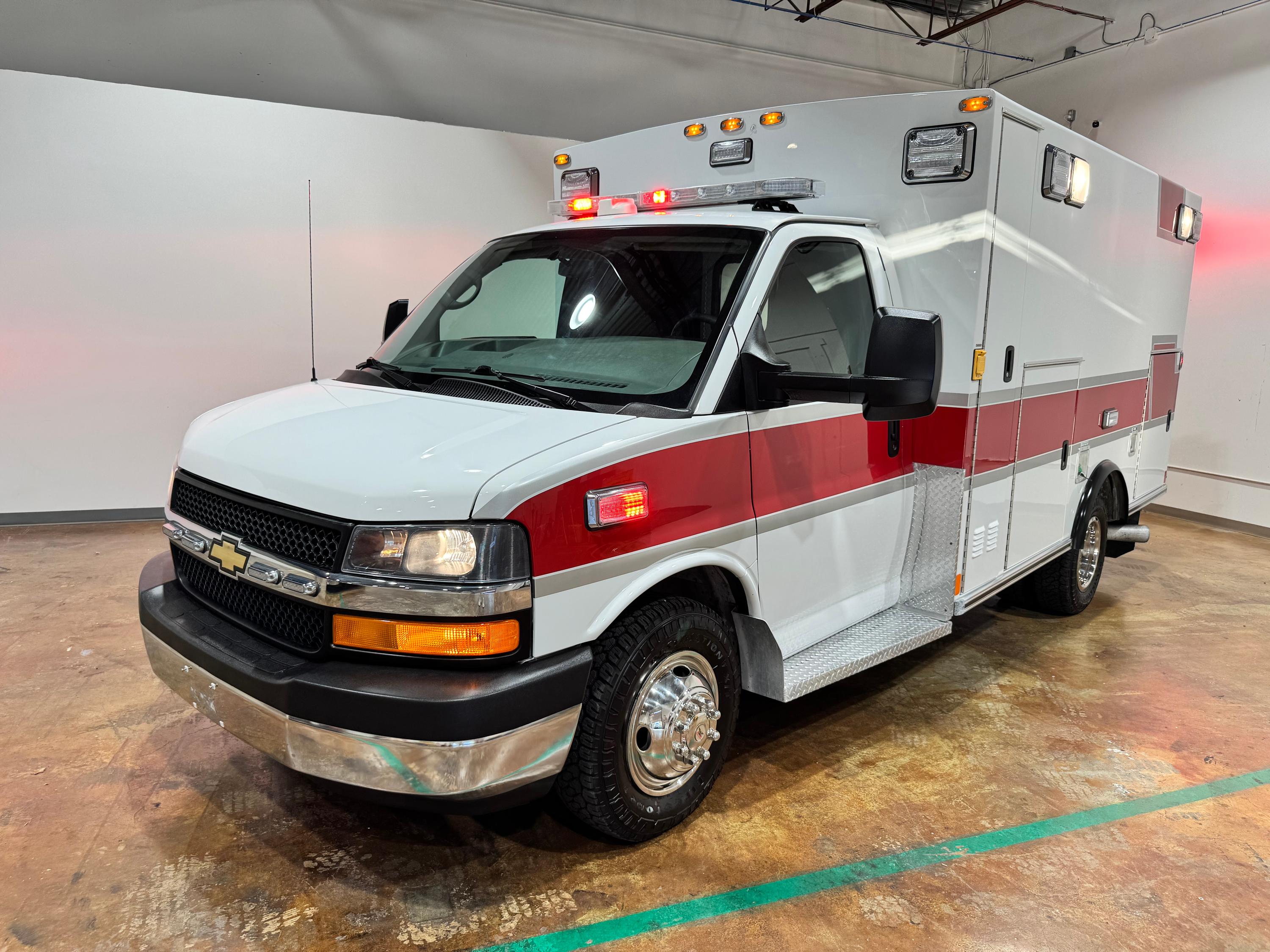2015 Braun Chevrolet Type III Ambulance - image 4