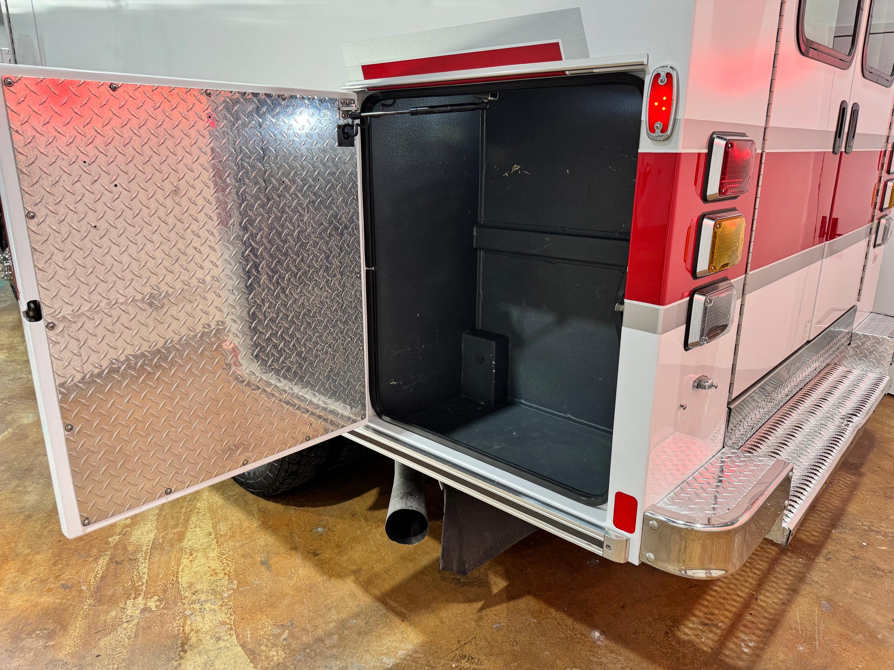 2015 Braun Chevrolet Type III Ambulance - image 10