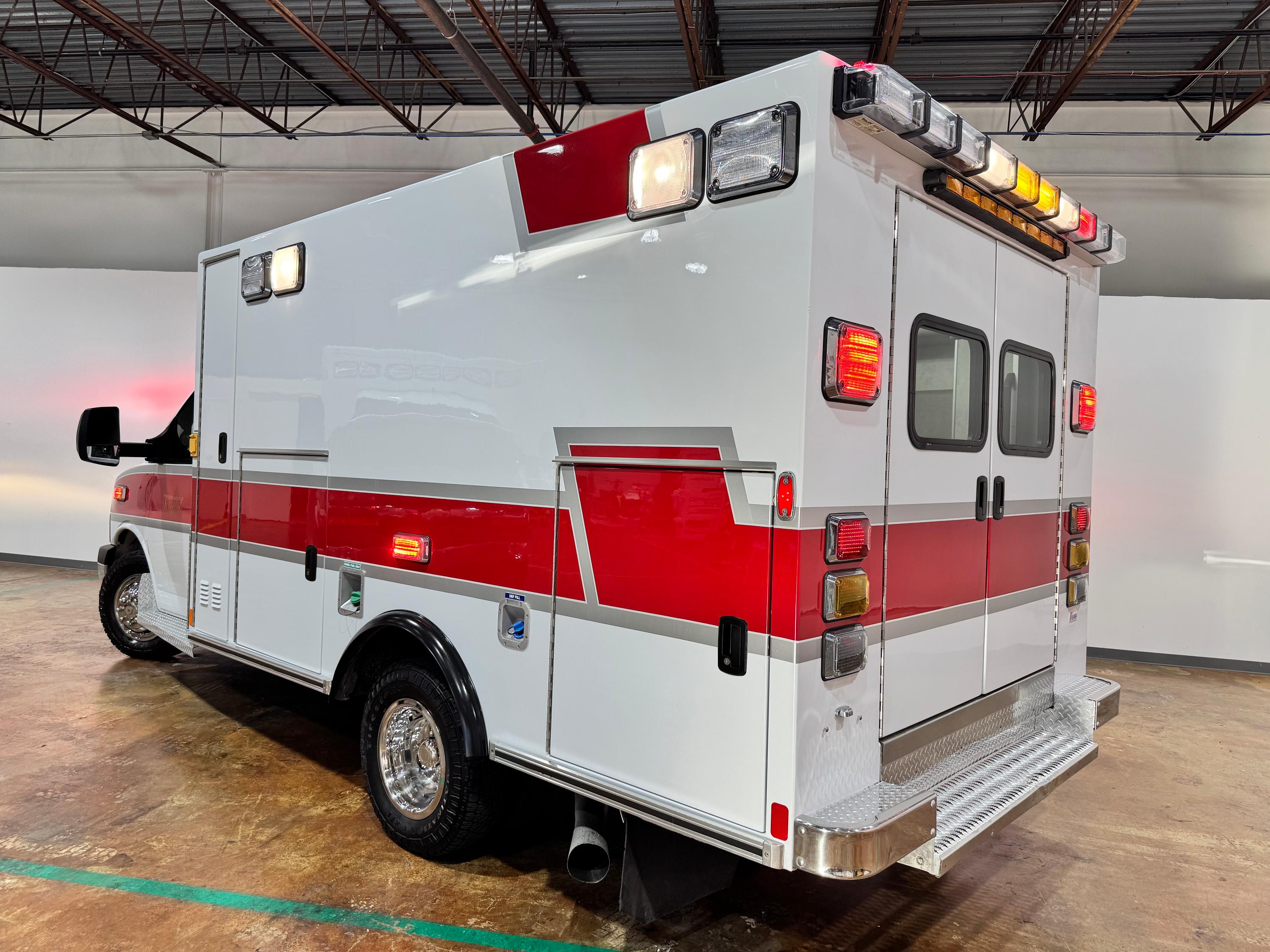 2015 Braun Chevrolet Type III Ambulance - image 11