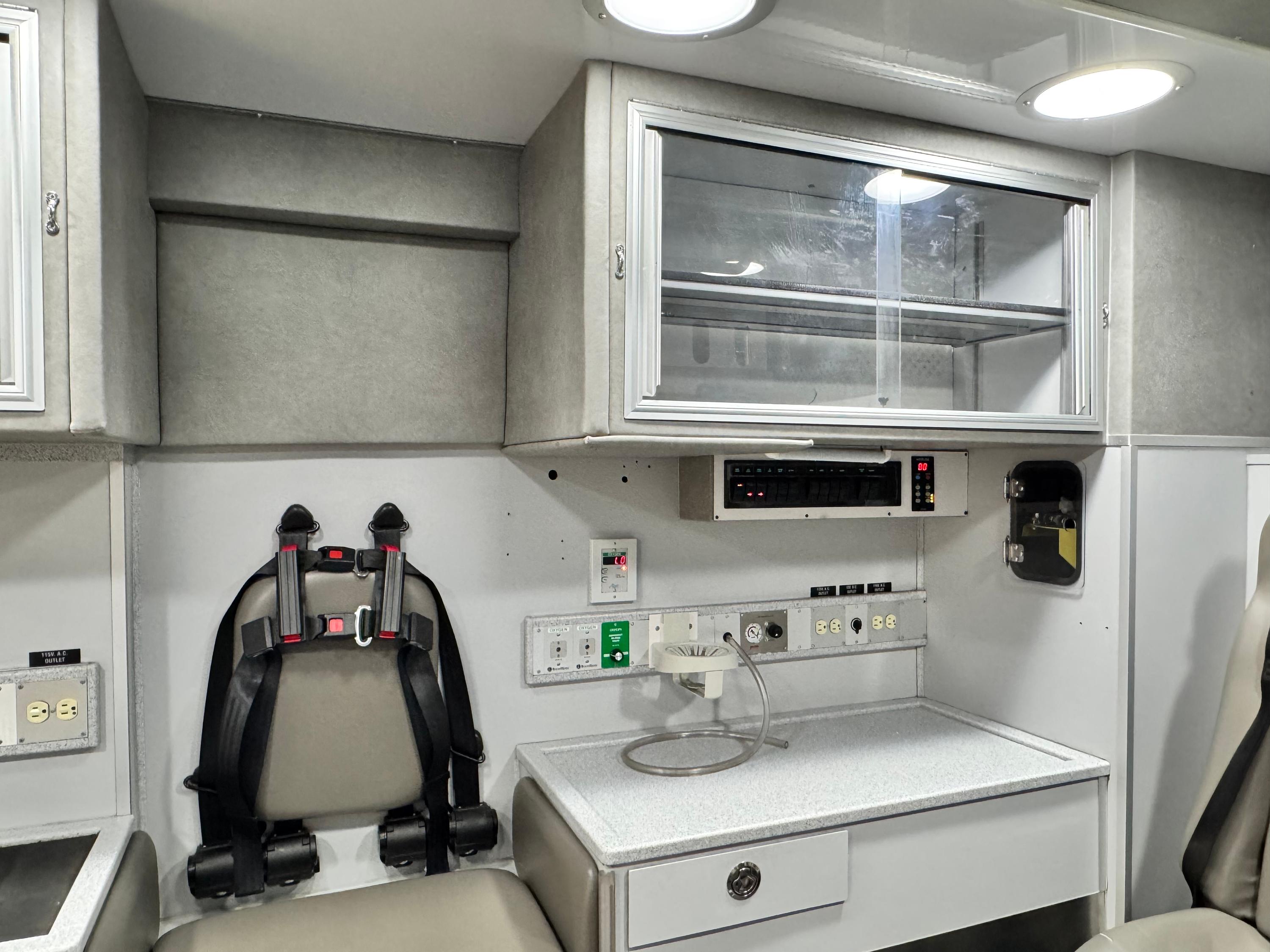 2017 Road Rescue Ford Type III Ambulance - image 27