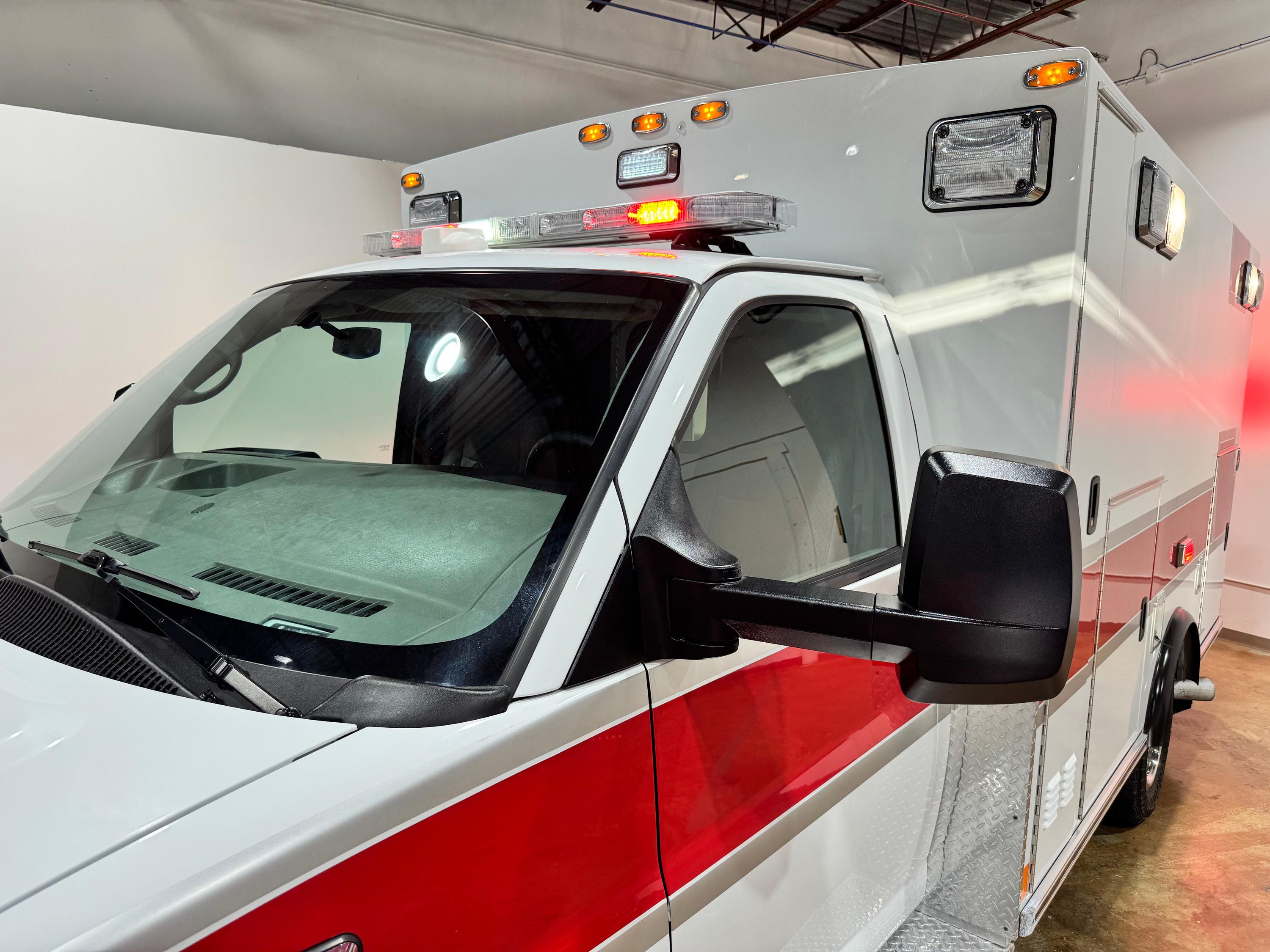 2015 Braun Chevrolet Type III Ambulance - image 5