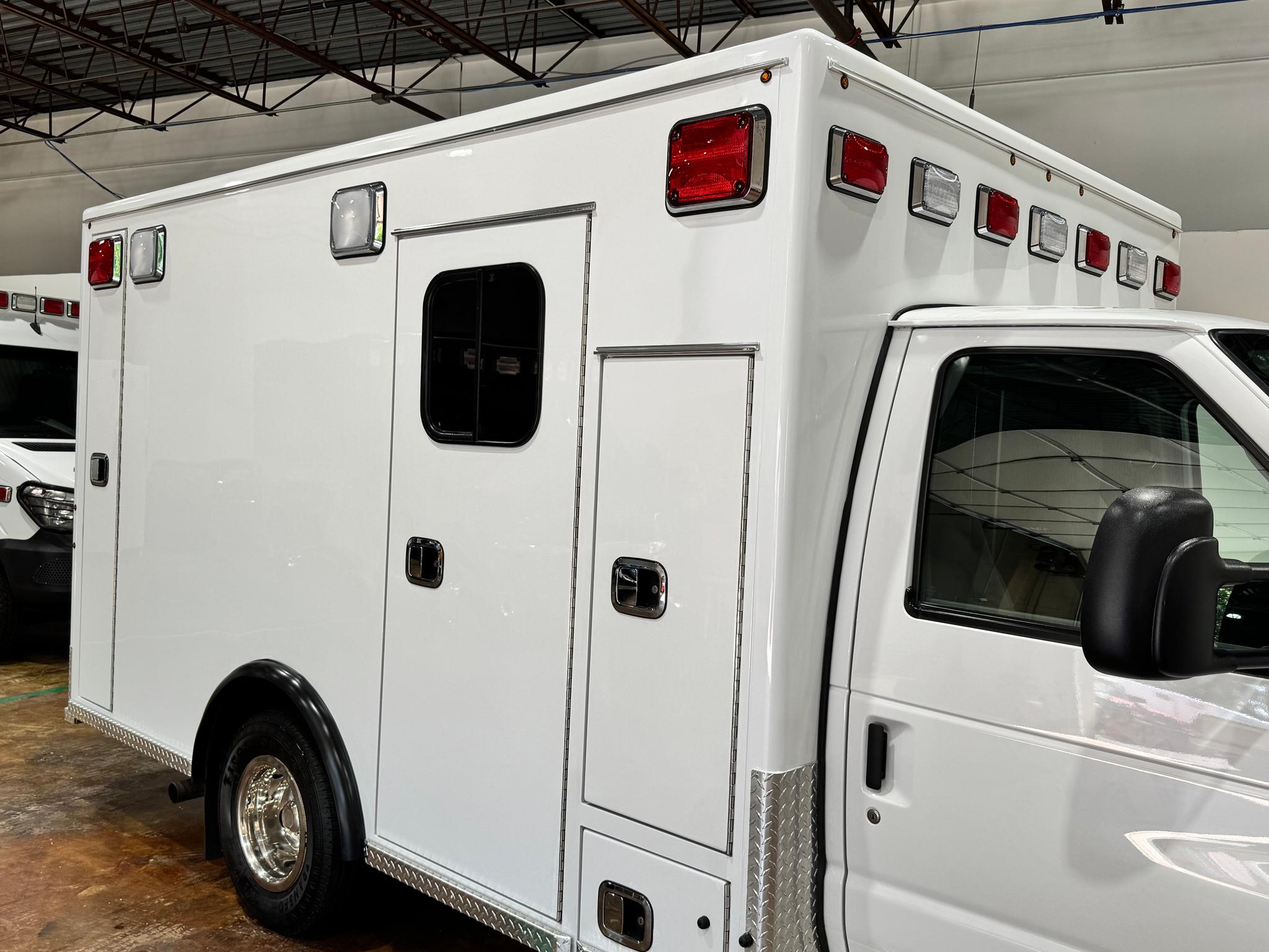 2017 Road Rescue Ford Type III Ambulance - image 5
