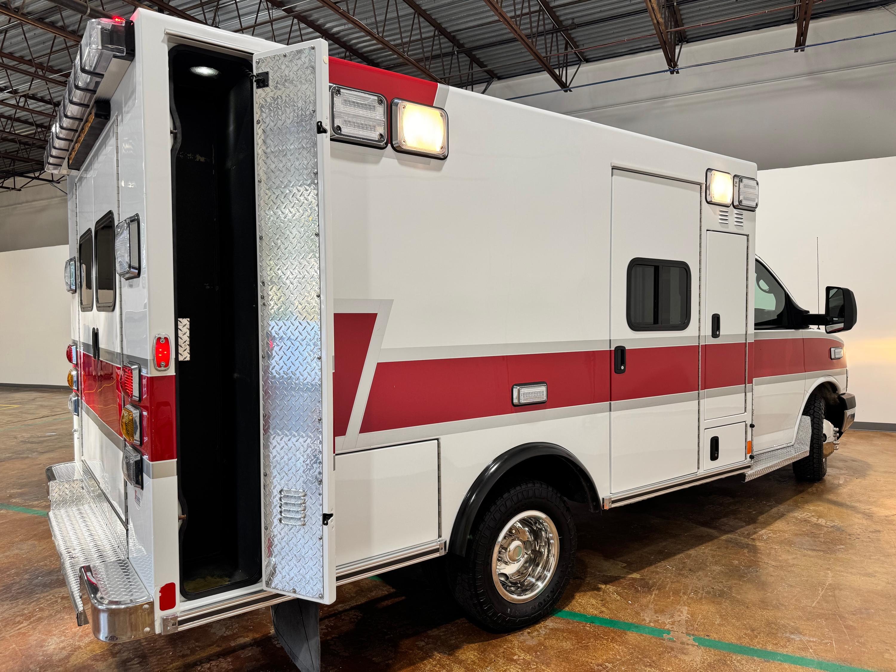 2015 Braun Chevrolet Type III Ambulance - image 15