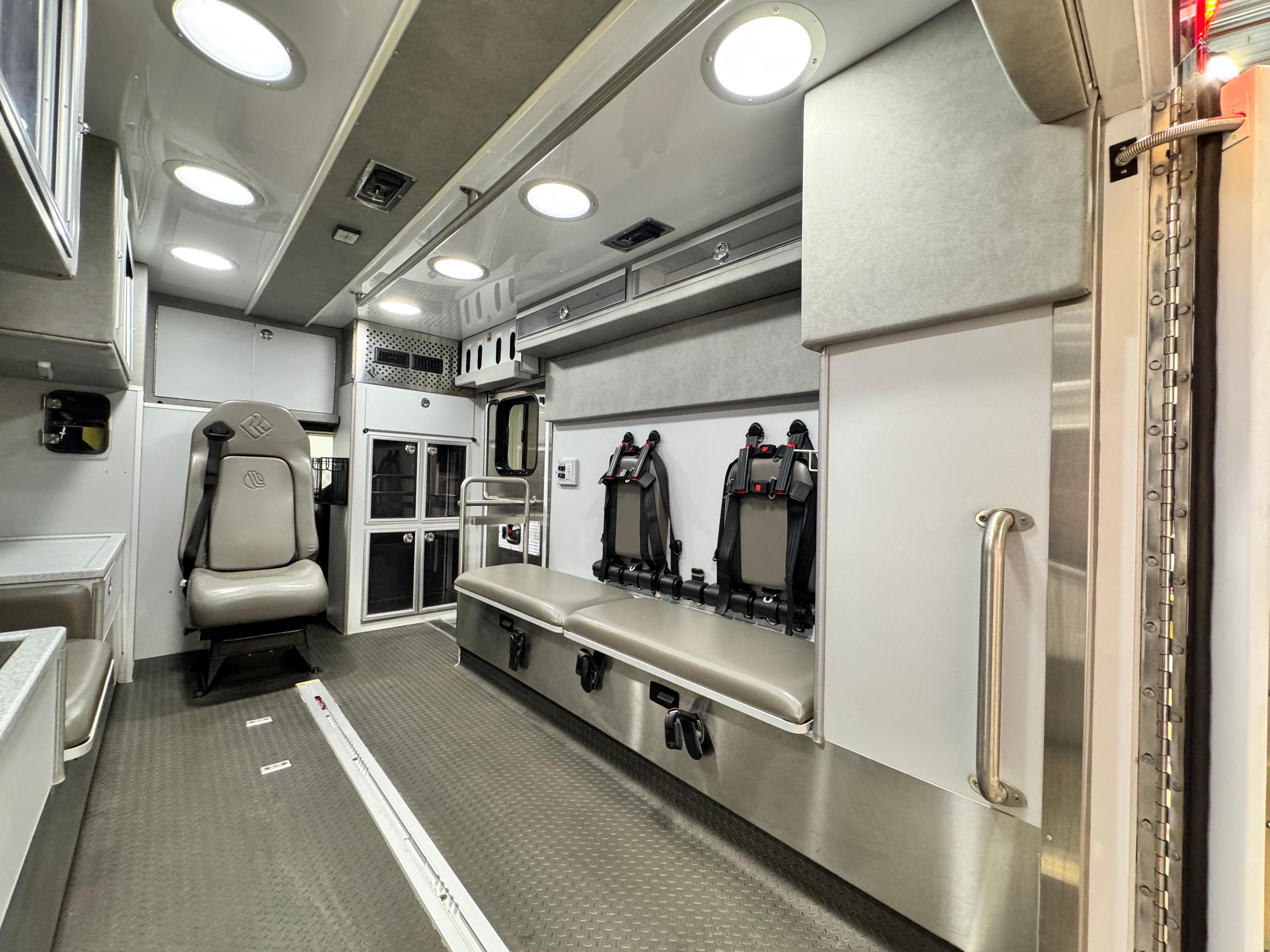 2017 Road Rescue Ford Type III Ambulance - image 10