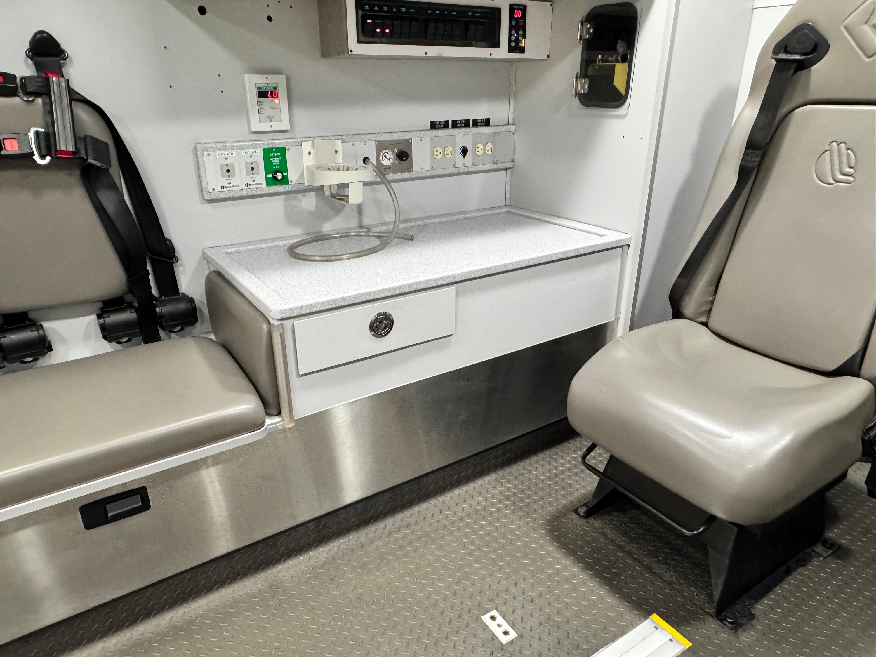 2017 Road Rescue Ford Type III Ambulance - image 23