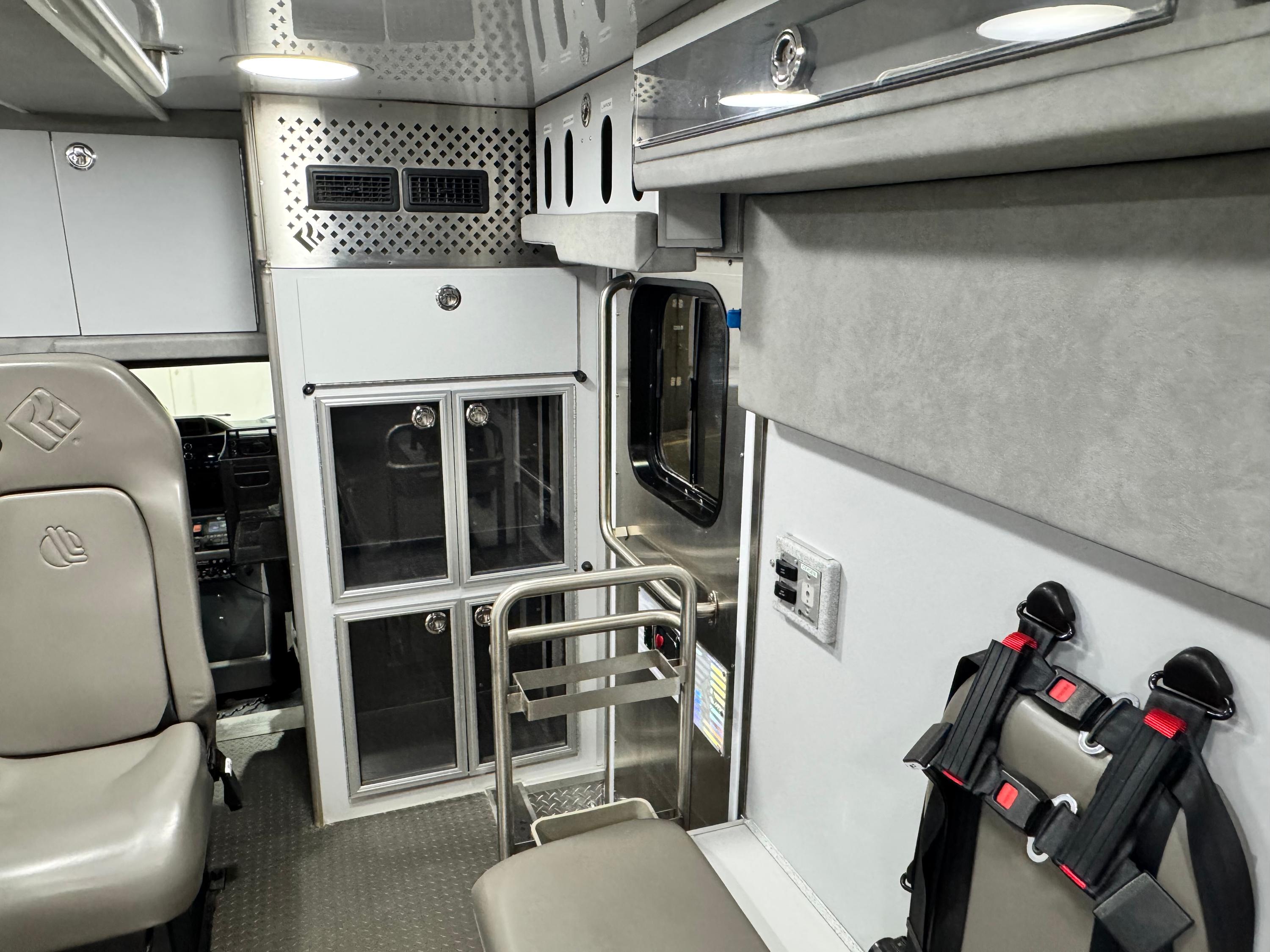 2017 Road Rescue Ford Type III Ambulance - image 19