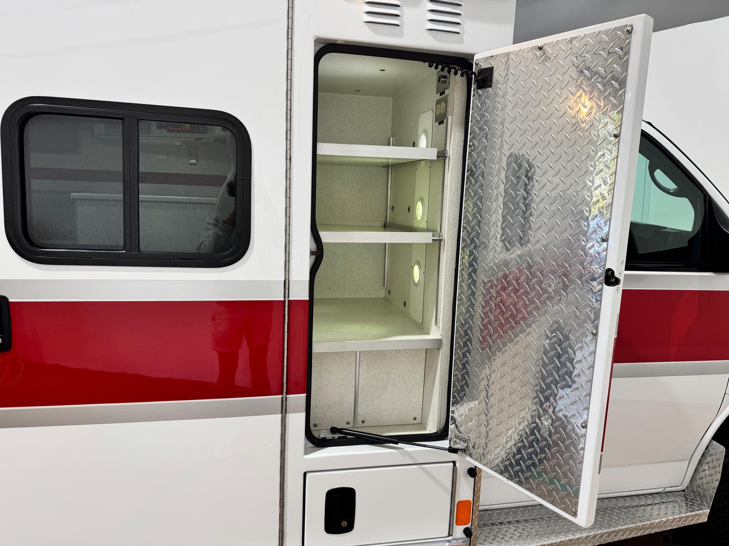 2015 Braun Chevrolet Type III Ambulance - image 19