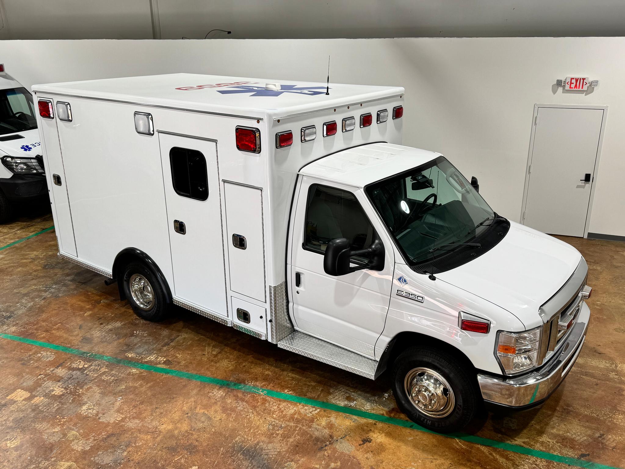 2017 Road Rescue Ford Type III Ambulance - image 3