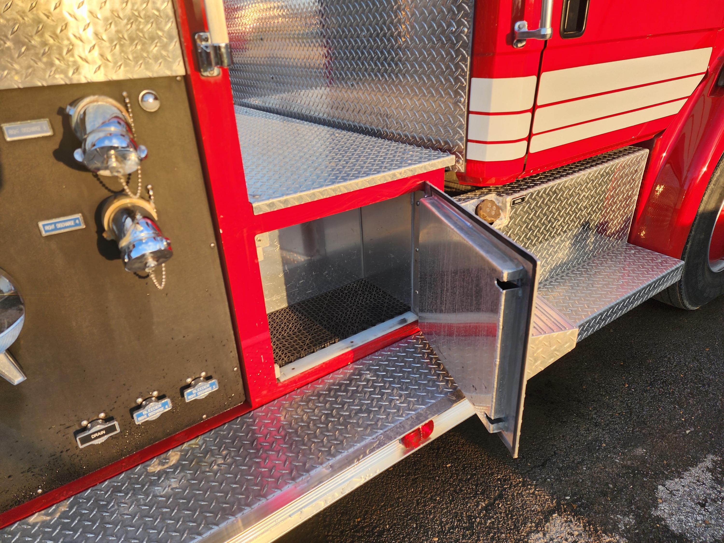 1999 Becker Freightliner Pumper - image 24