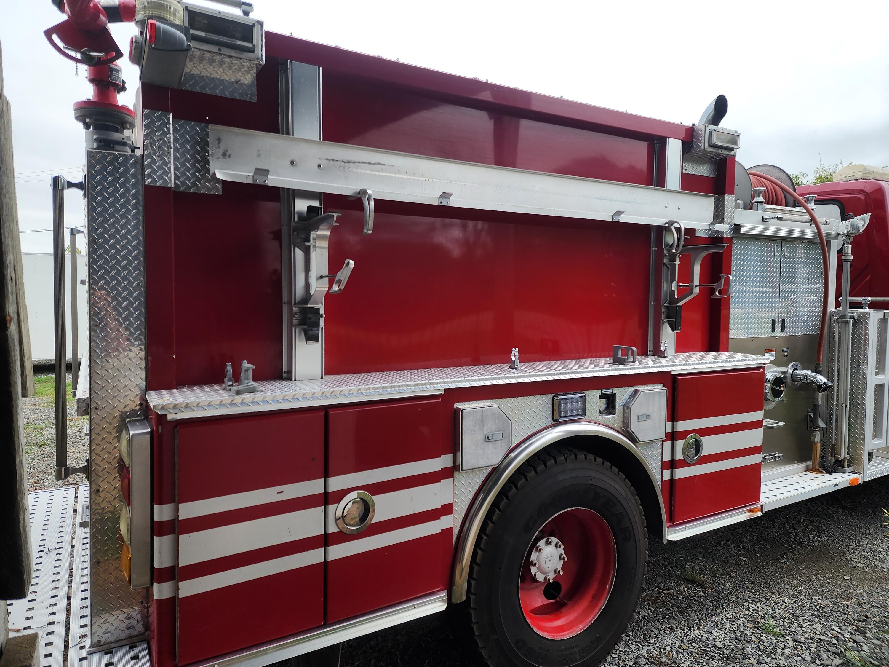 2007 International 7400 4x4 Pumper - image 7