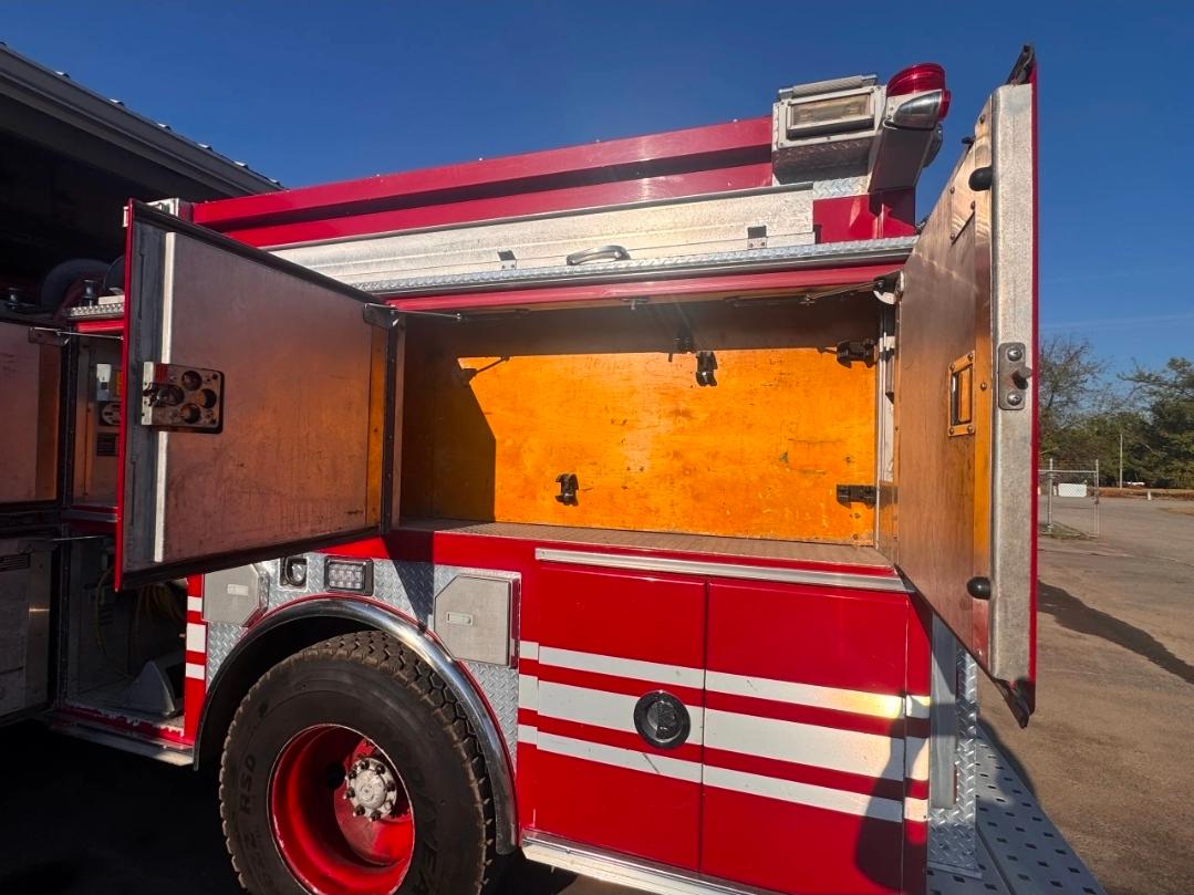 2007 International 7400 4x4 Pumper - image 10