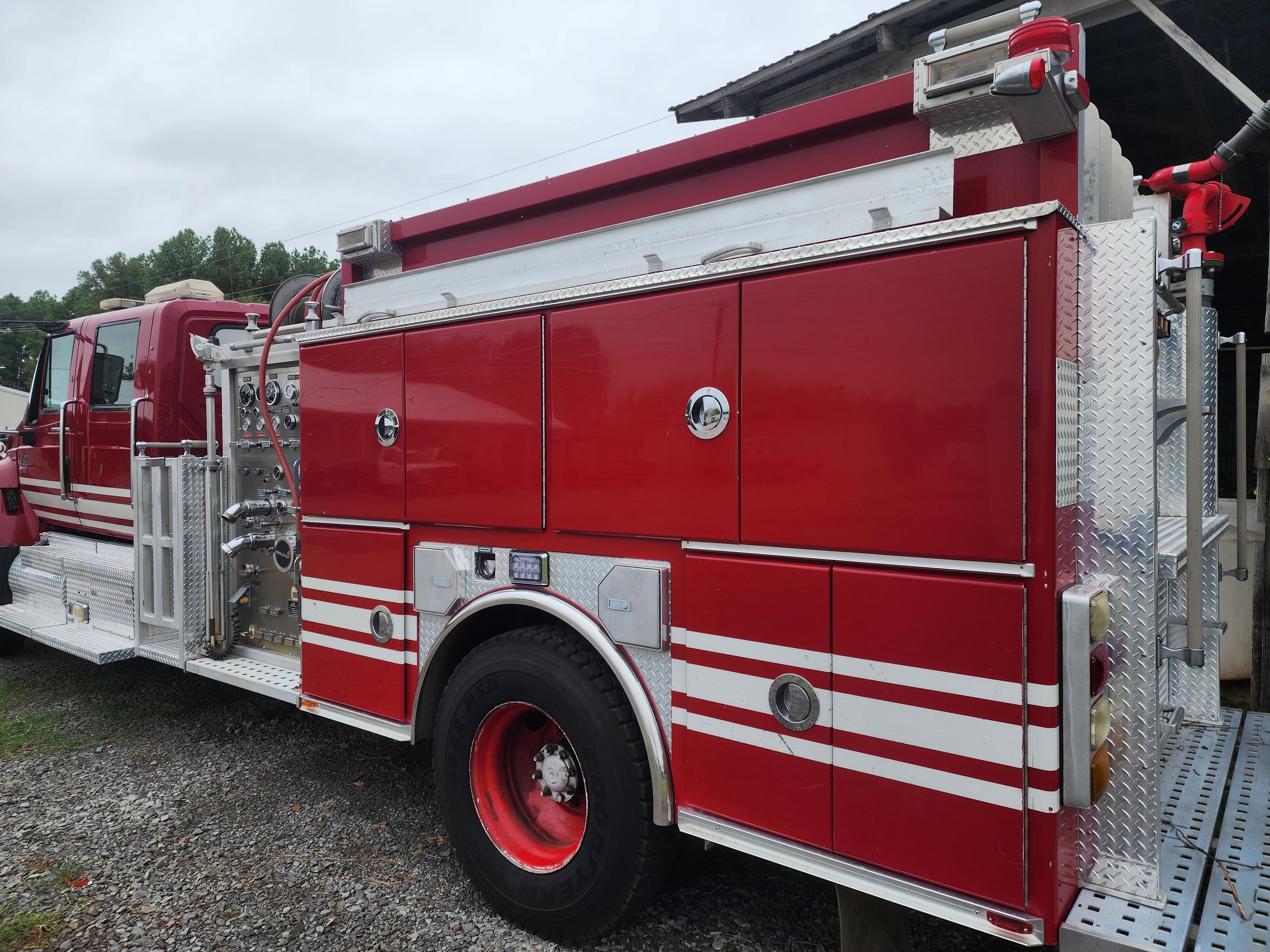2007 International 7400 4x4 Pumper - image 6