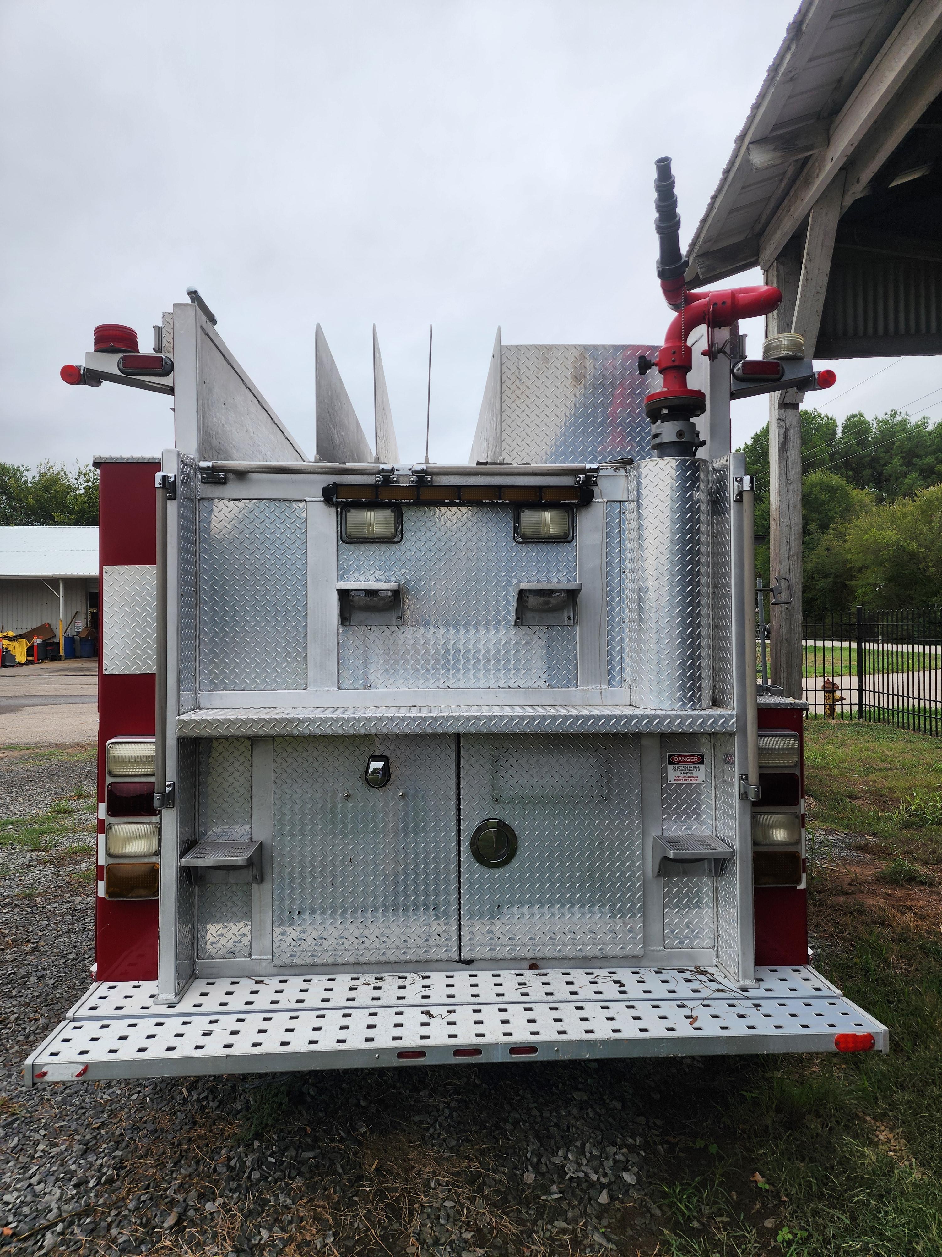 2007 International 7400 4x4 Pumper - image 11