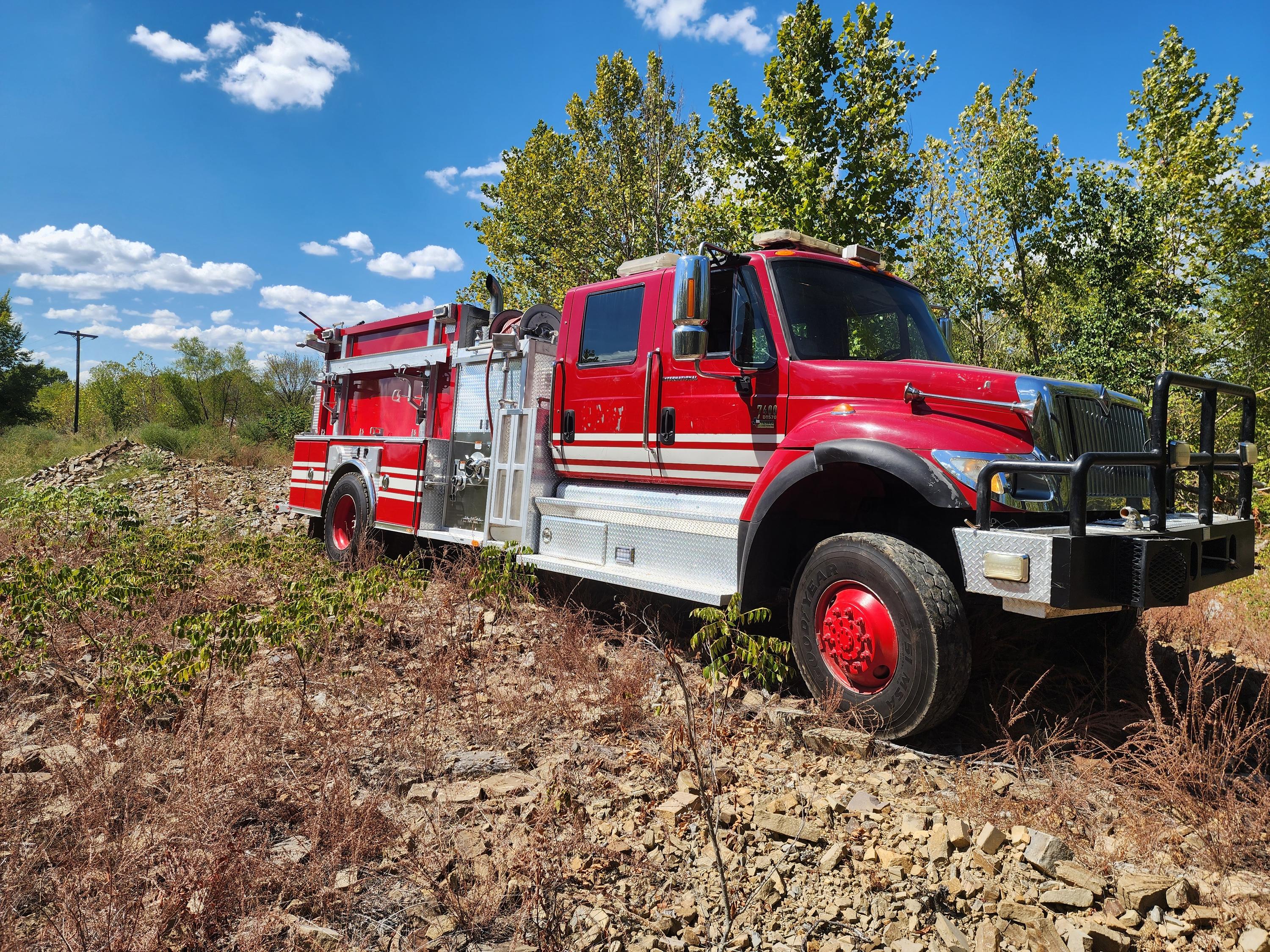 2007 International 7400 4x4 Pumper - image 1