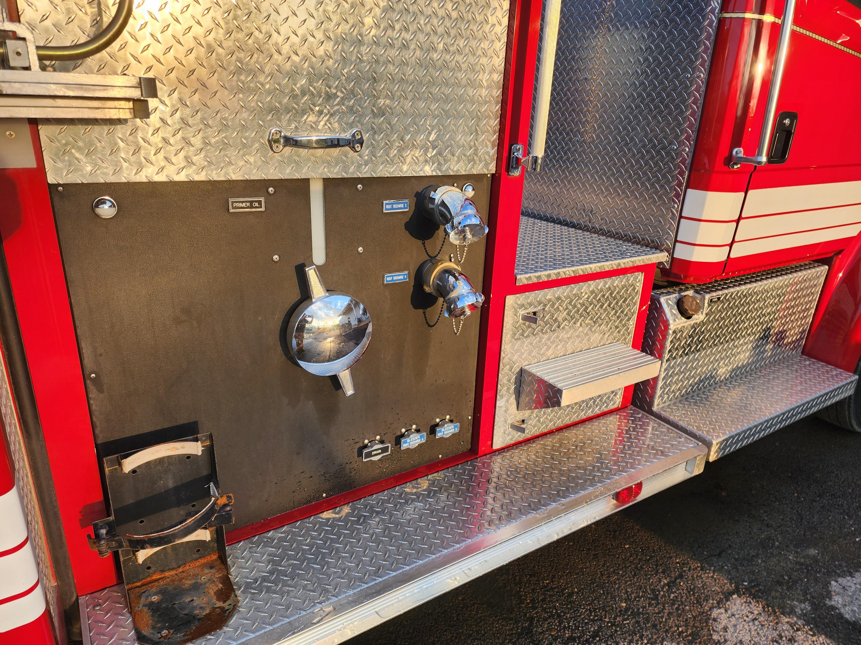 1999 Becker Freightliner Pumper - image 23