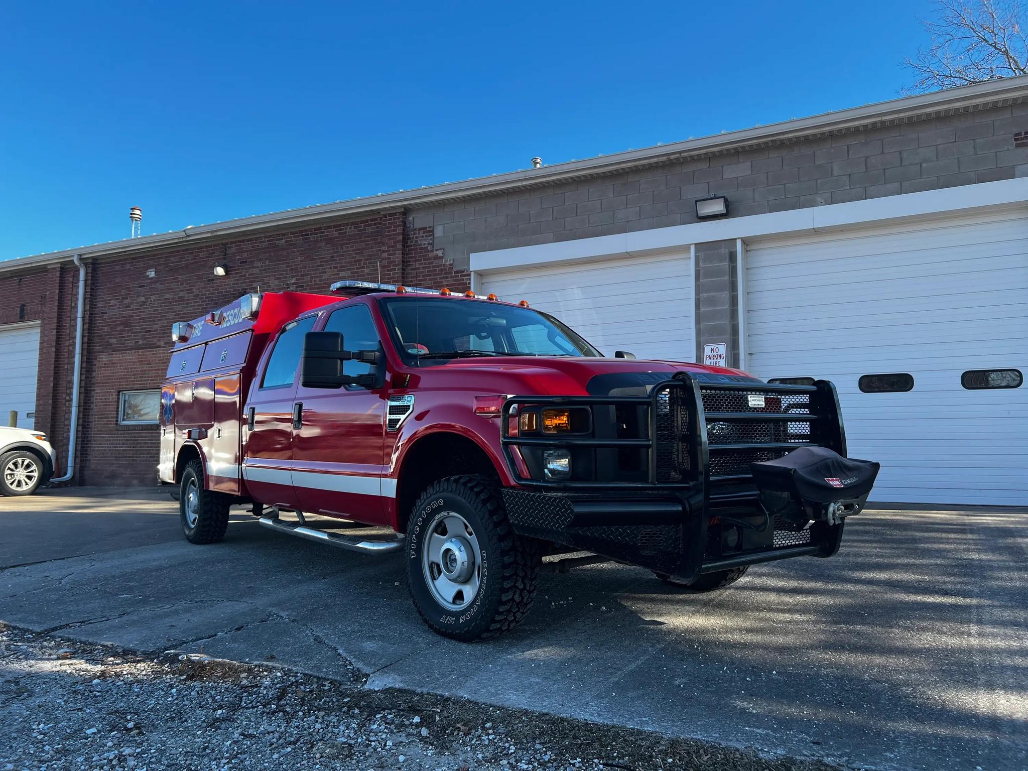 2008 Ford Light Rescue - image 2