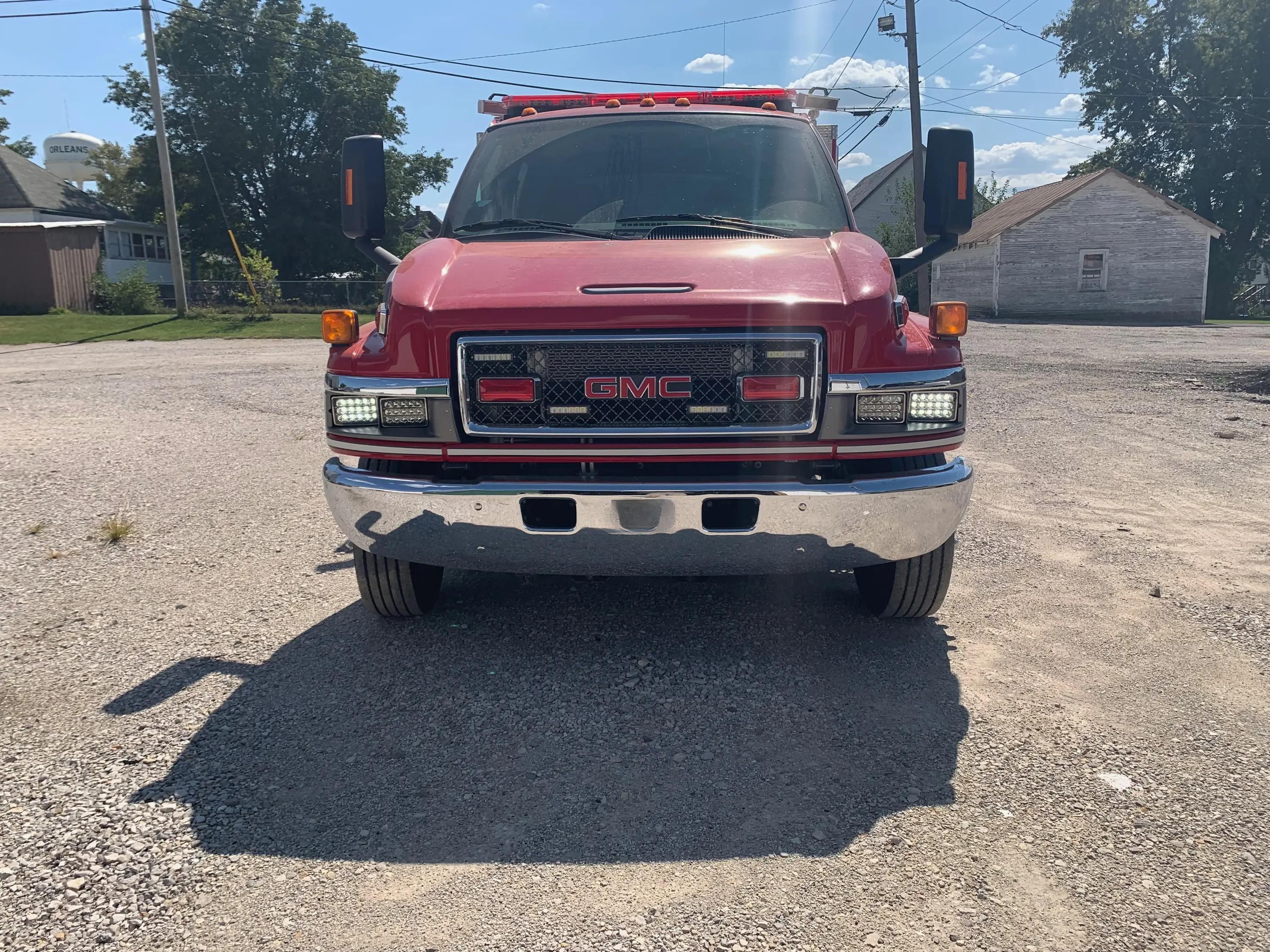 2007 GMC Light Rescue - image 2