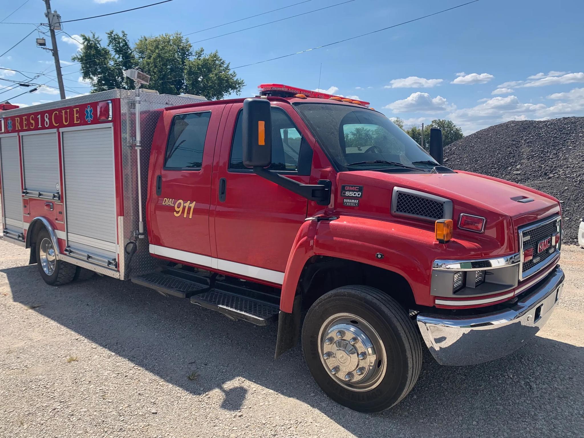 2007 GMC Light Rescue - image 3