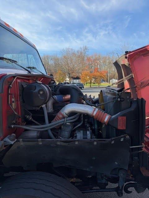 2001 International KME Tanker - image 11