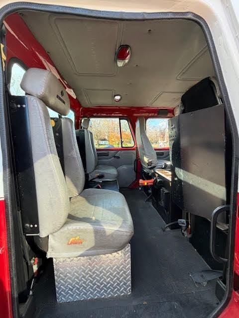 2001 International KME Tanker - image 24