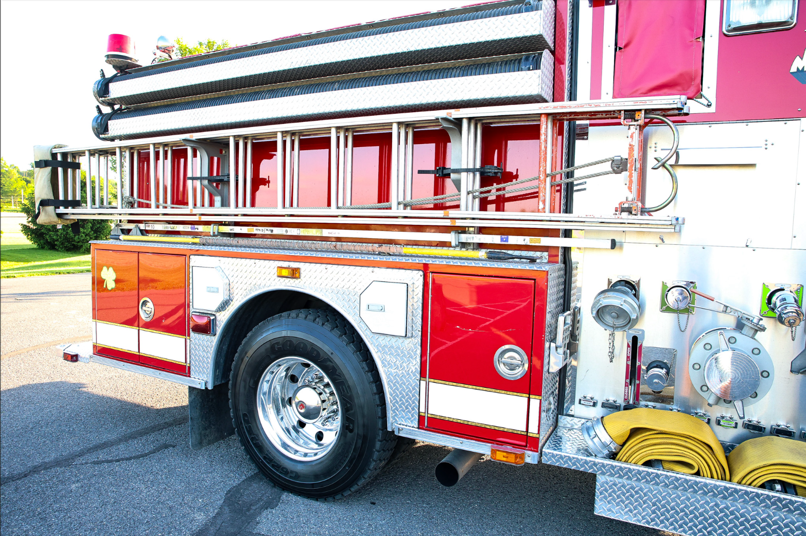 2005 Sutphen Monarch Pumper 2000/1000 - image 7