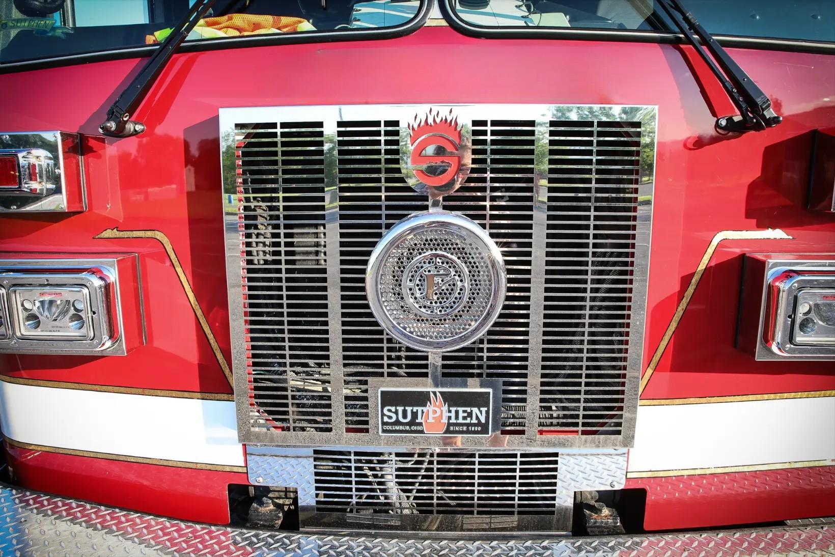 2005 Sutphen Monarch Pumper 2000/1000 - image 6